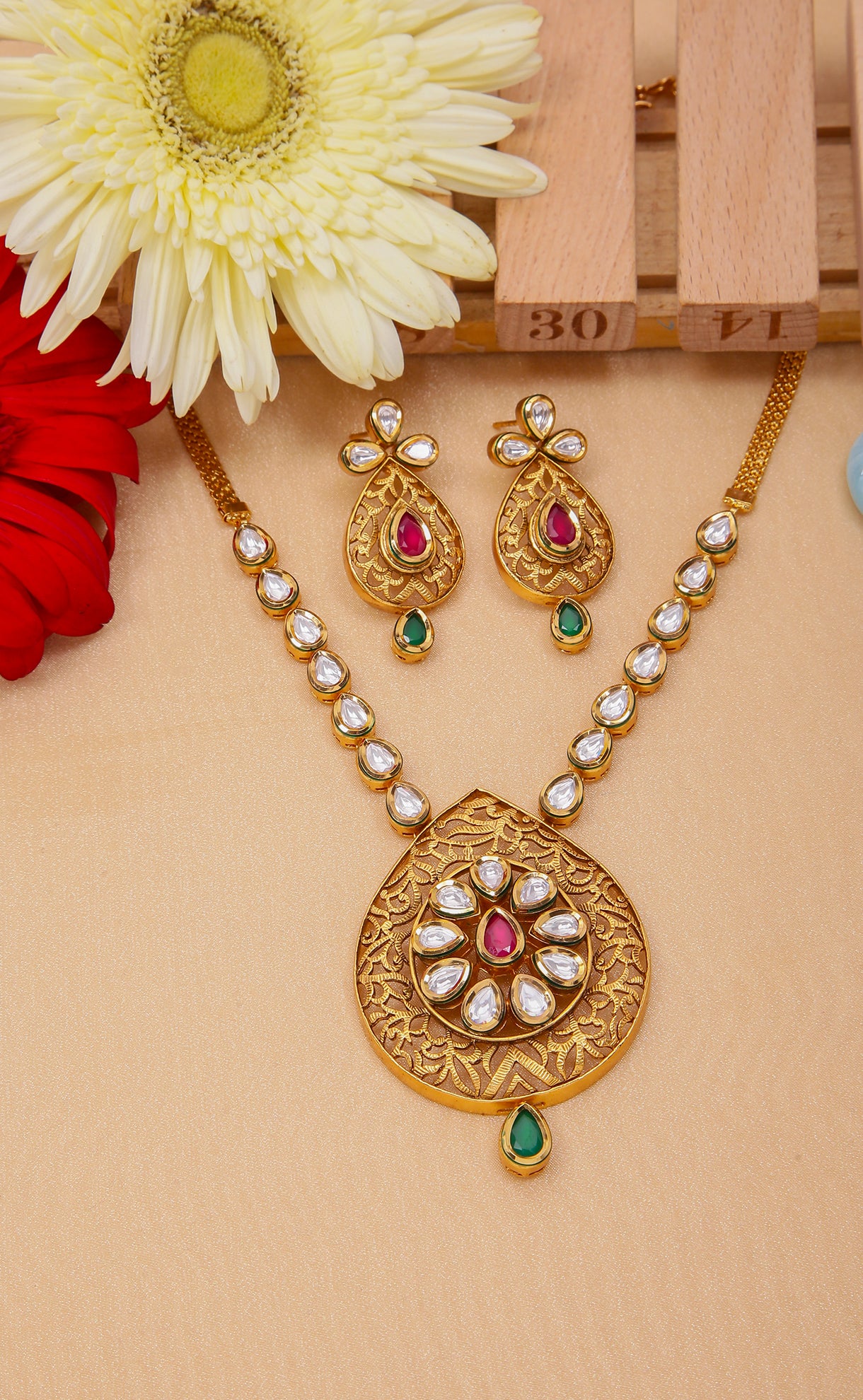 Elegant Gold Plated Kundan Necklace Set with Matching Earrings (D1162) - Perfect for Weddings, Parties & Special Occasions