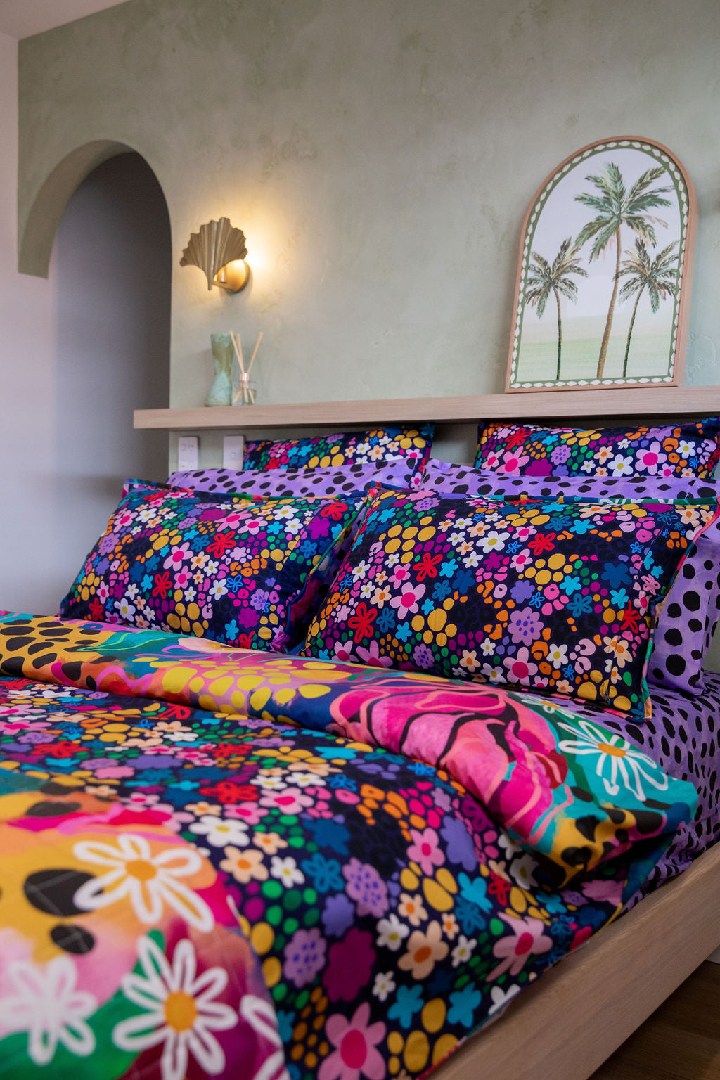 Kasey Rainbow Matilda Quilt Cover Set - Soft & Stylish Bedding for Cozy Nights - Perfect for Master Bedrooms, Guest Rooms & Dorm Decor