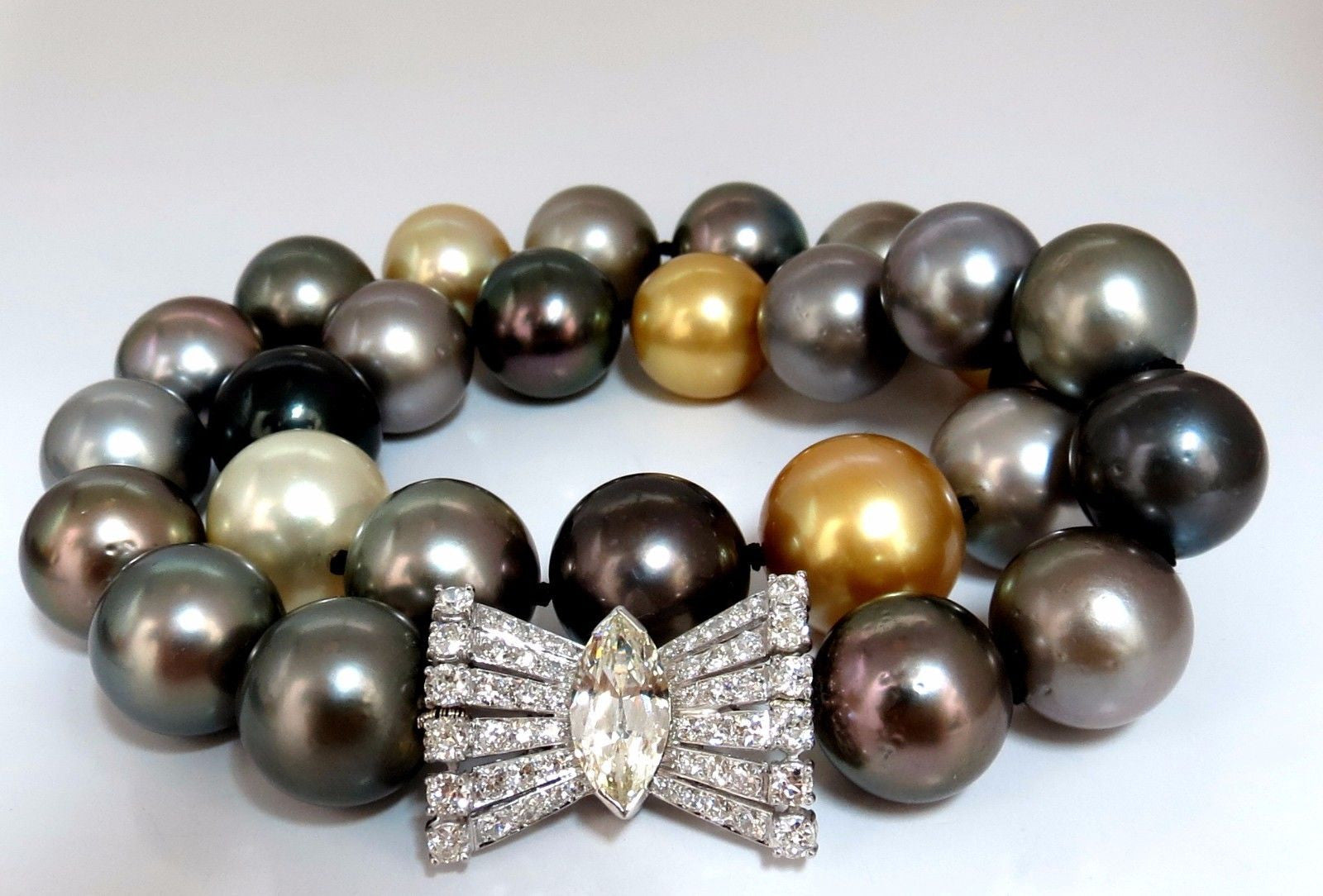 GIA Certified Natural Tahitian Pearl Necklace with 4.00ct Diamonds in 18K Gold - Elegant Jewelry for Weddings, Anniversaries & Special Occasions