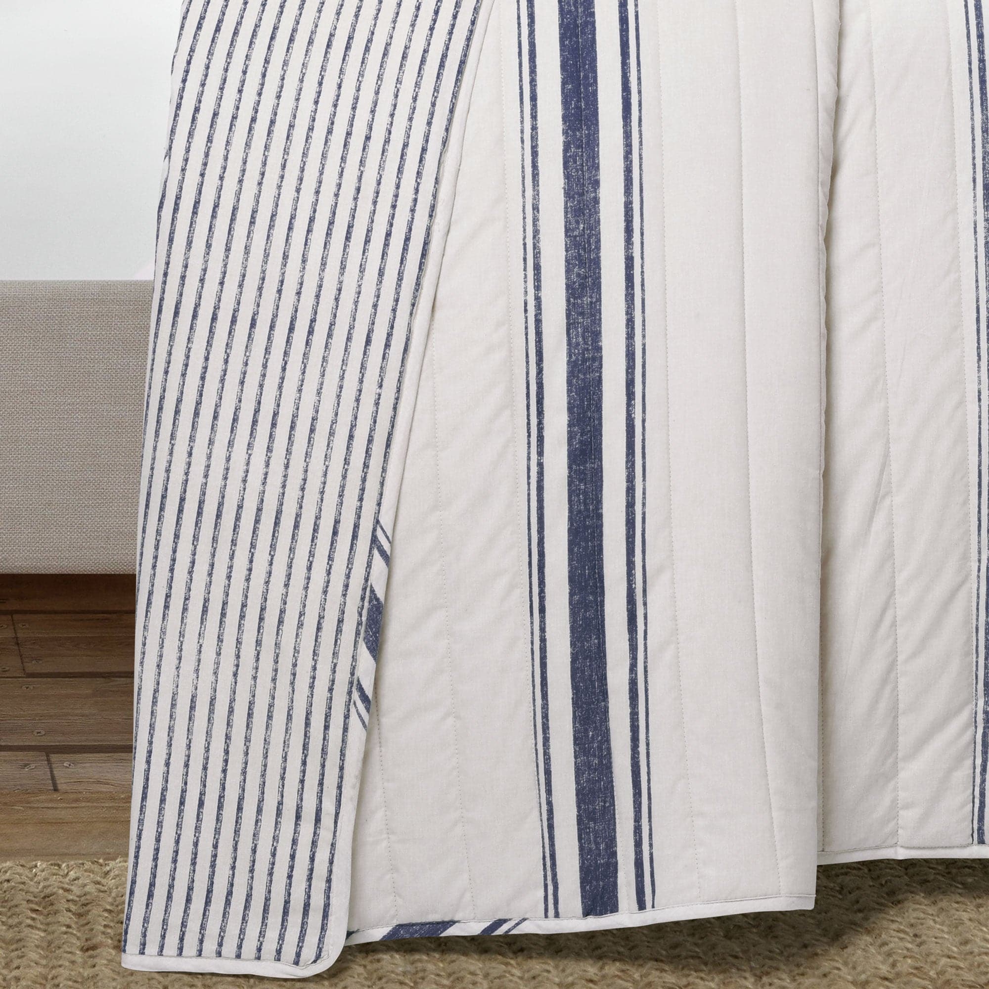 Farmhouse Stripe Reversible Cotton Quilt Set - King Size, Soft & Breathable Bedding for All Seasons - Perfect for Cozy Bedrooms, Guest Rooms & Vacation Homes