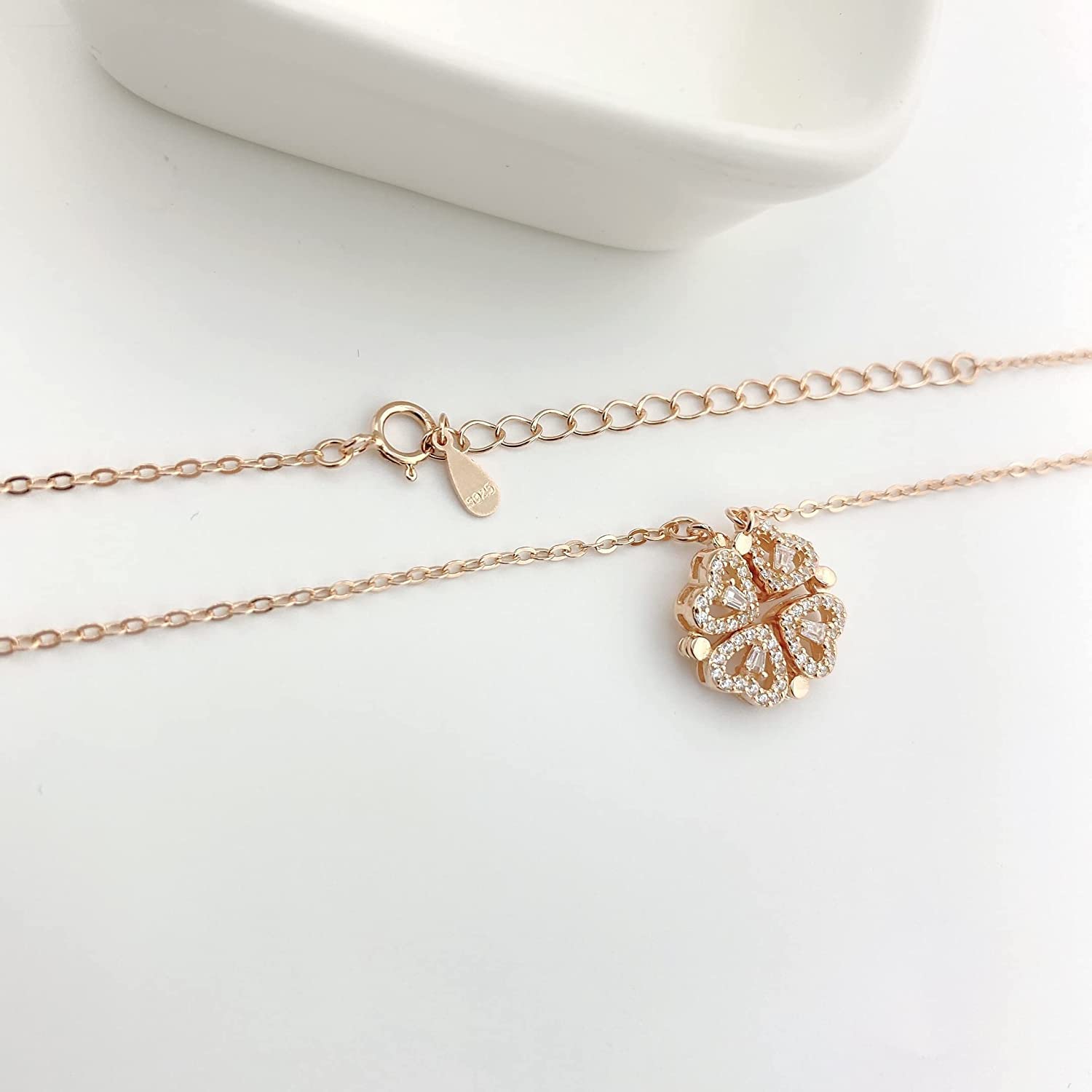 MEENAZ Heart Pendant Necklace for Women - Rose Gold Magnetic Locket with Diamond, Valentine's Day Birthday Proposal Gift for Girlfriend Wife (Perfect for Anniversaries, Romantic Dates & Special Occasions)
