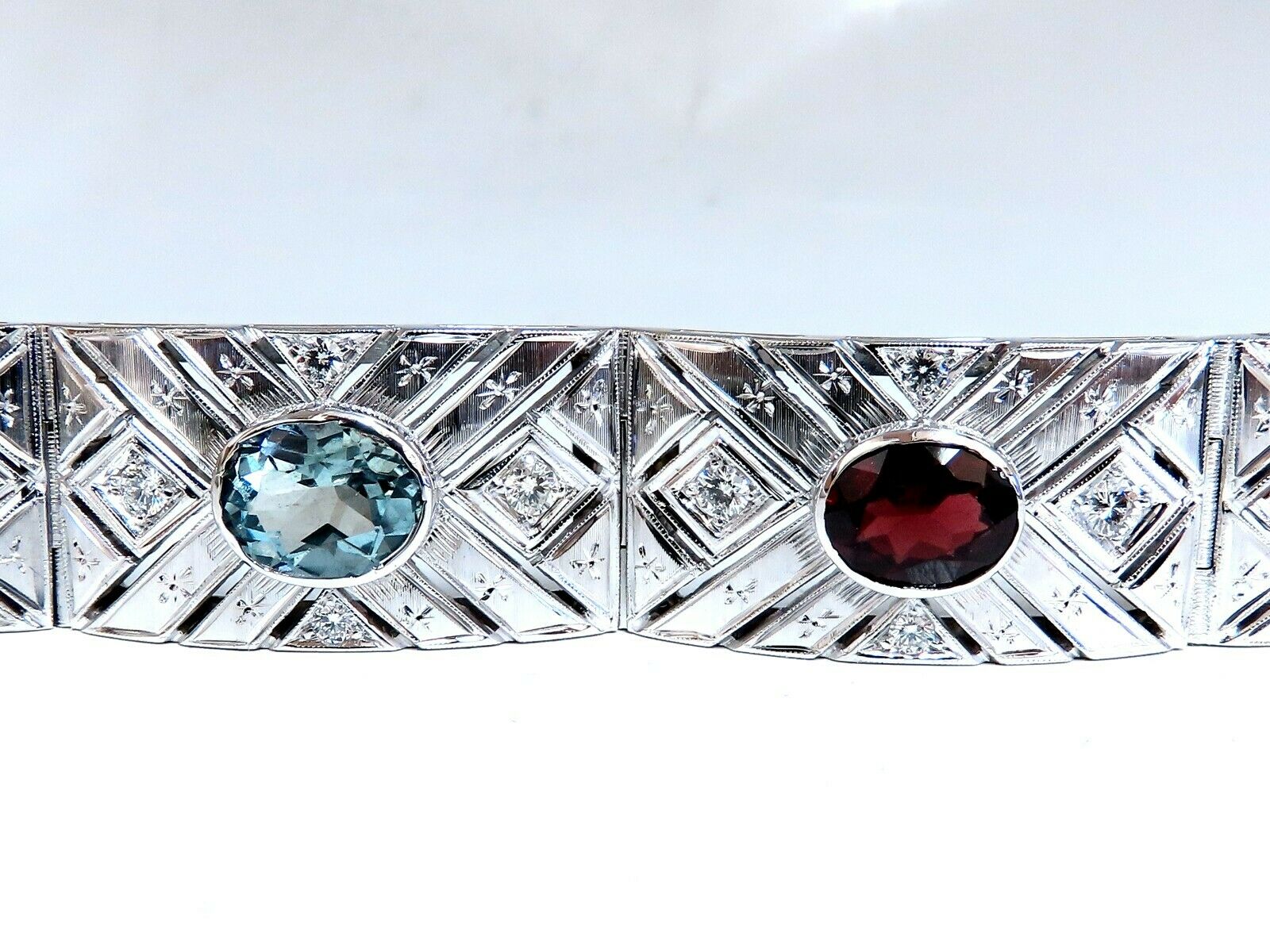 24.30ct Natural Gemstone Vintage Line Engraved Cuff Bracelet in 18K Gold - Elegant Jewelry for Weddings, Parties & Special Occasions
