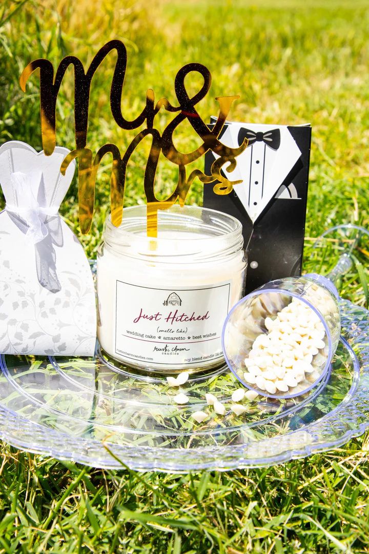 Rustic Charm Just Hitched 12 oz Soy Candle - Handmade Wedding Gift, Anniversary Present & Romantic Home Decor for Couples