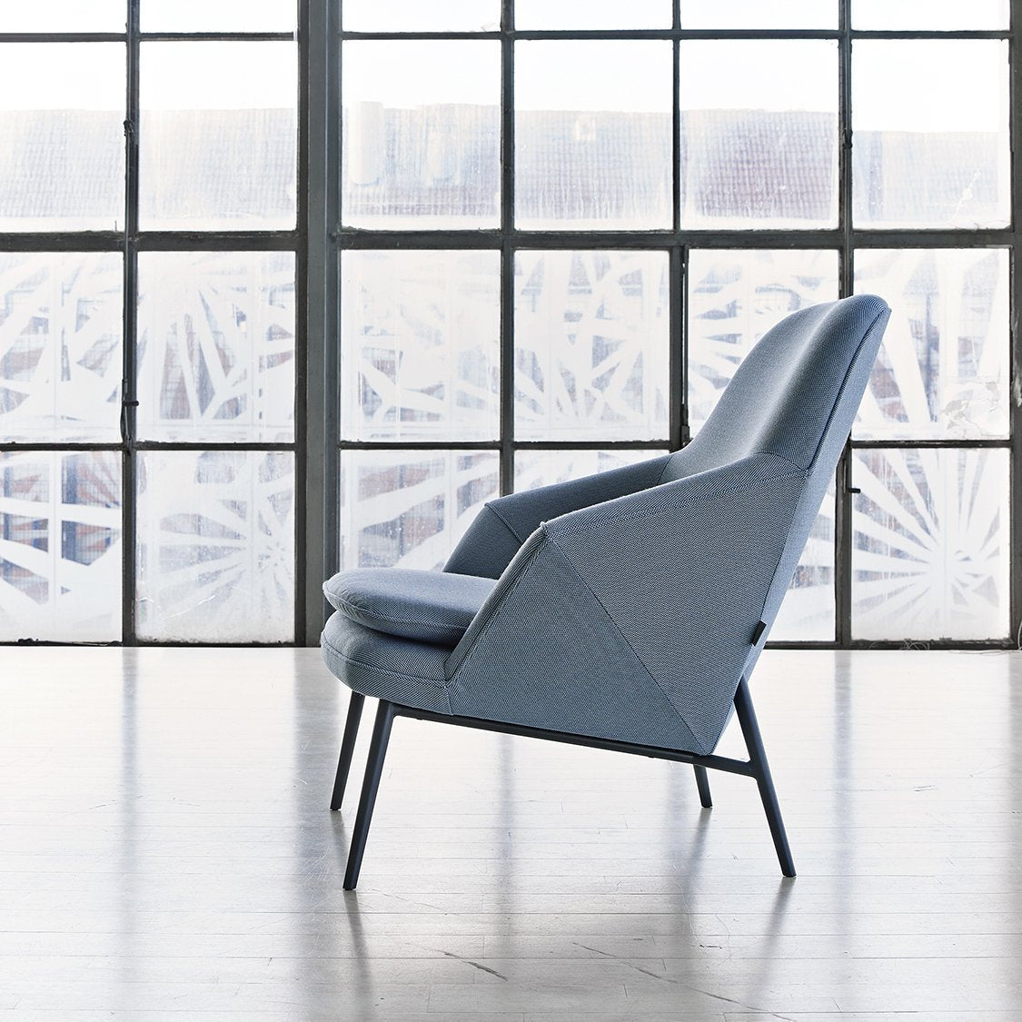 365 North Hug Chair Wendelbo - Modern Lounge Chair for Living Room, Bedroom & Office - Comfortable Scandinavian Design for Relaxing & Reading