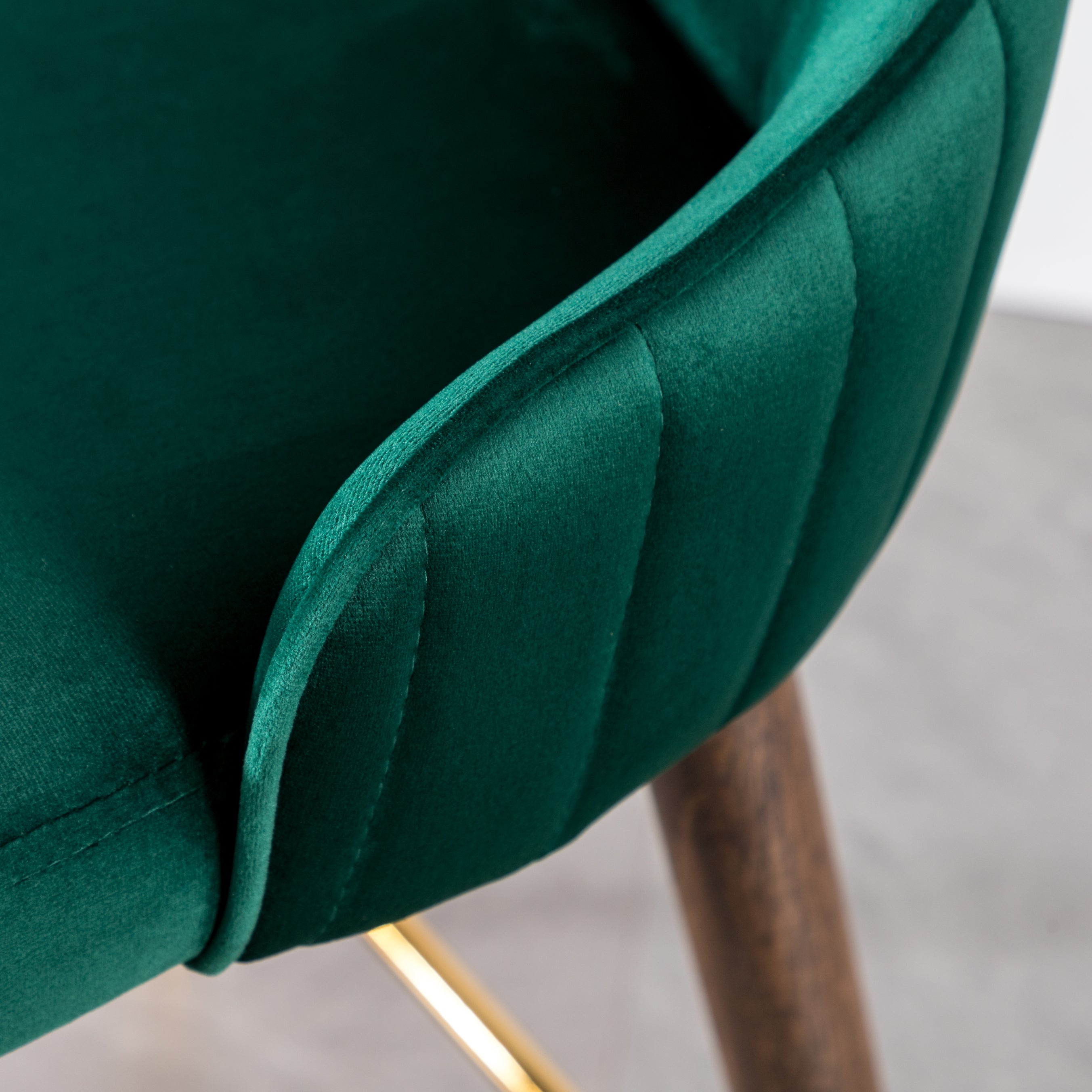 Roundhill Furniture Leland Fabric Upholstered Counter Height Wingback Bar Stools, Green, Set of 2 - Perfect for Kitchen Islands, Breakfast Nooks & Home Bars