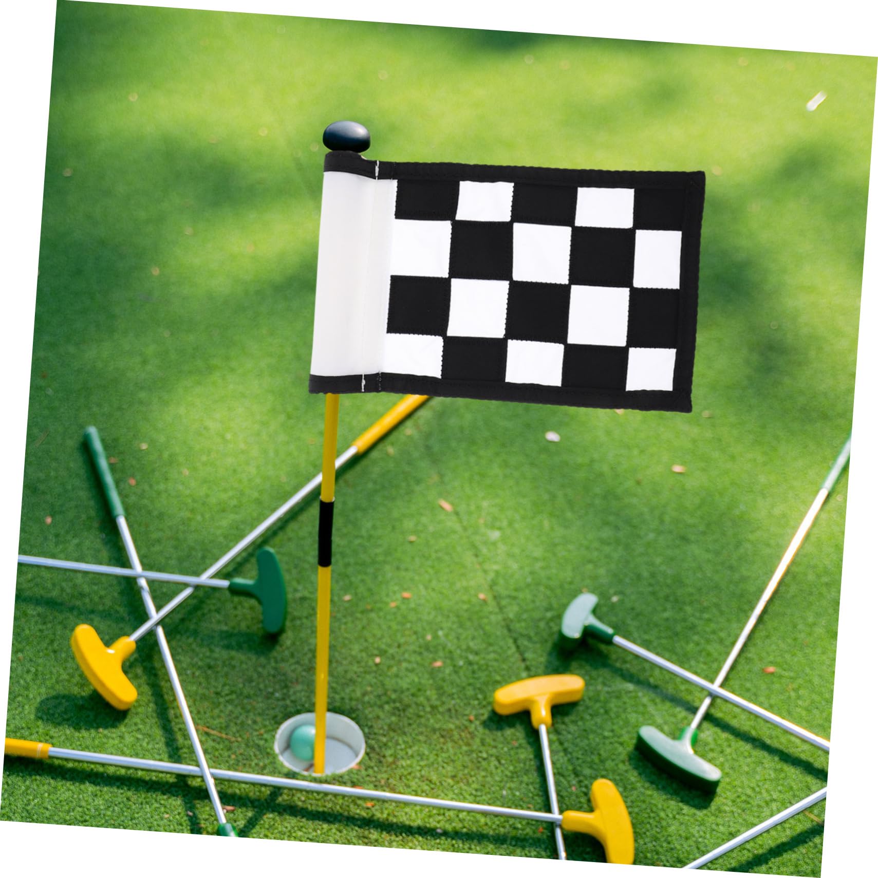 BESPORTBLE 8-Pack Portable Golf Training Flags - Green Checkered Nylon Course Flags for Outdoor Sports & Professional Equipment | Perfect for Golf Courses, Driving Ranges & Backyard Practice