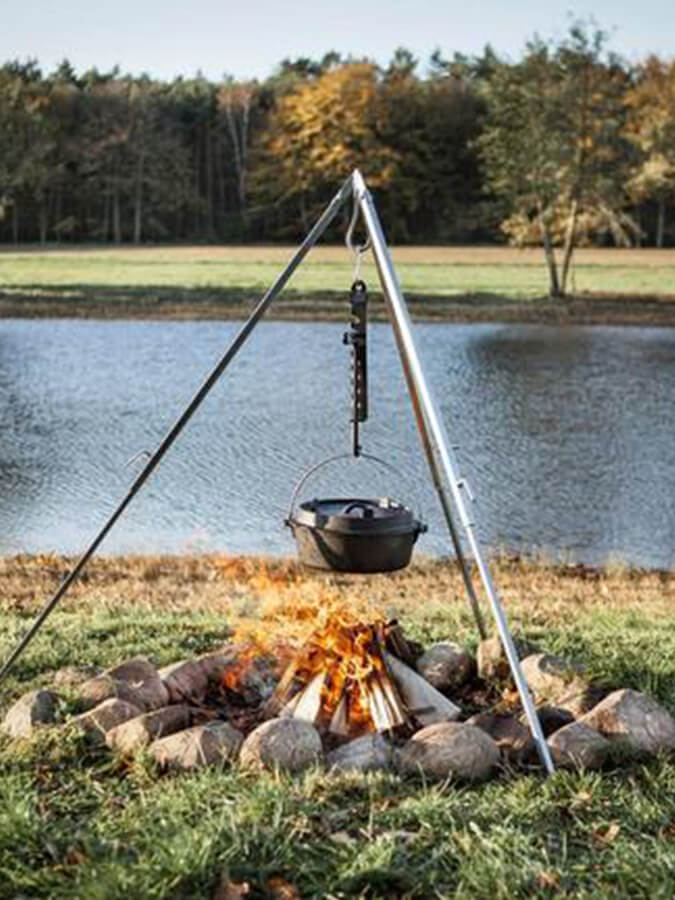 Petromax Dutch Oven Cast Iron Cookware - 6 Quart Enameled Camping & Outdoor Cooking Pot for Baking, Stewing & Braising - Perfect for Campfires, Backpacking & Home Kitchen Use