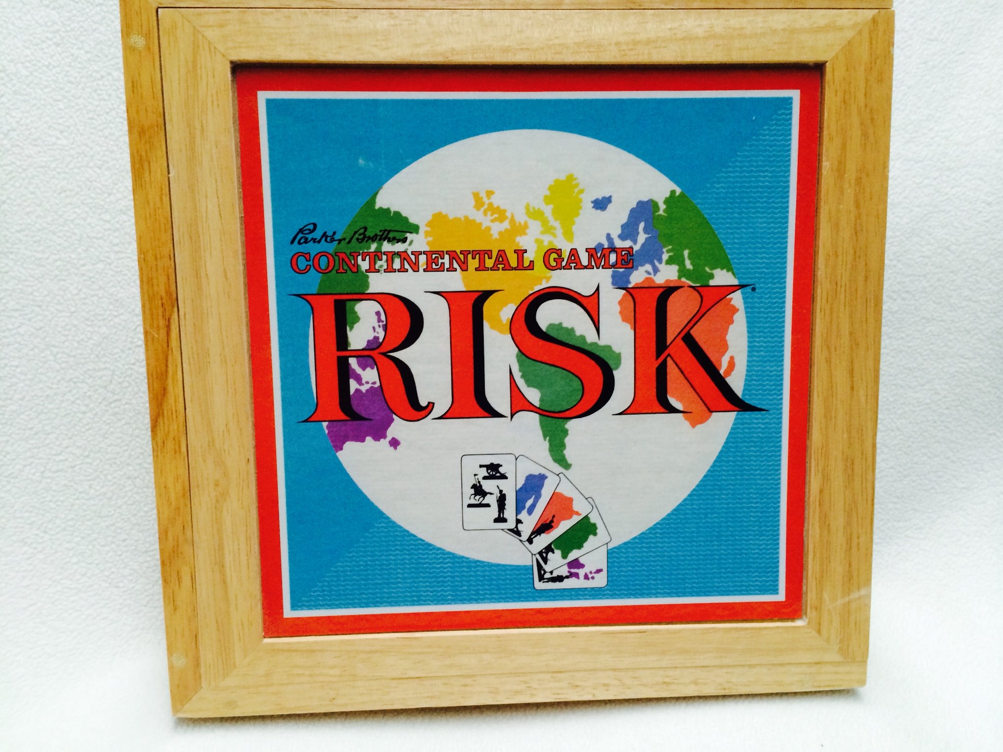 Hasbro Gaming Risk Nostalgia Edition - Classic Strategy Board Game for Family Game Night & Friends Gatherings