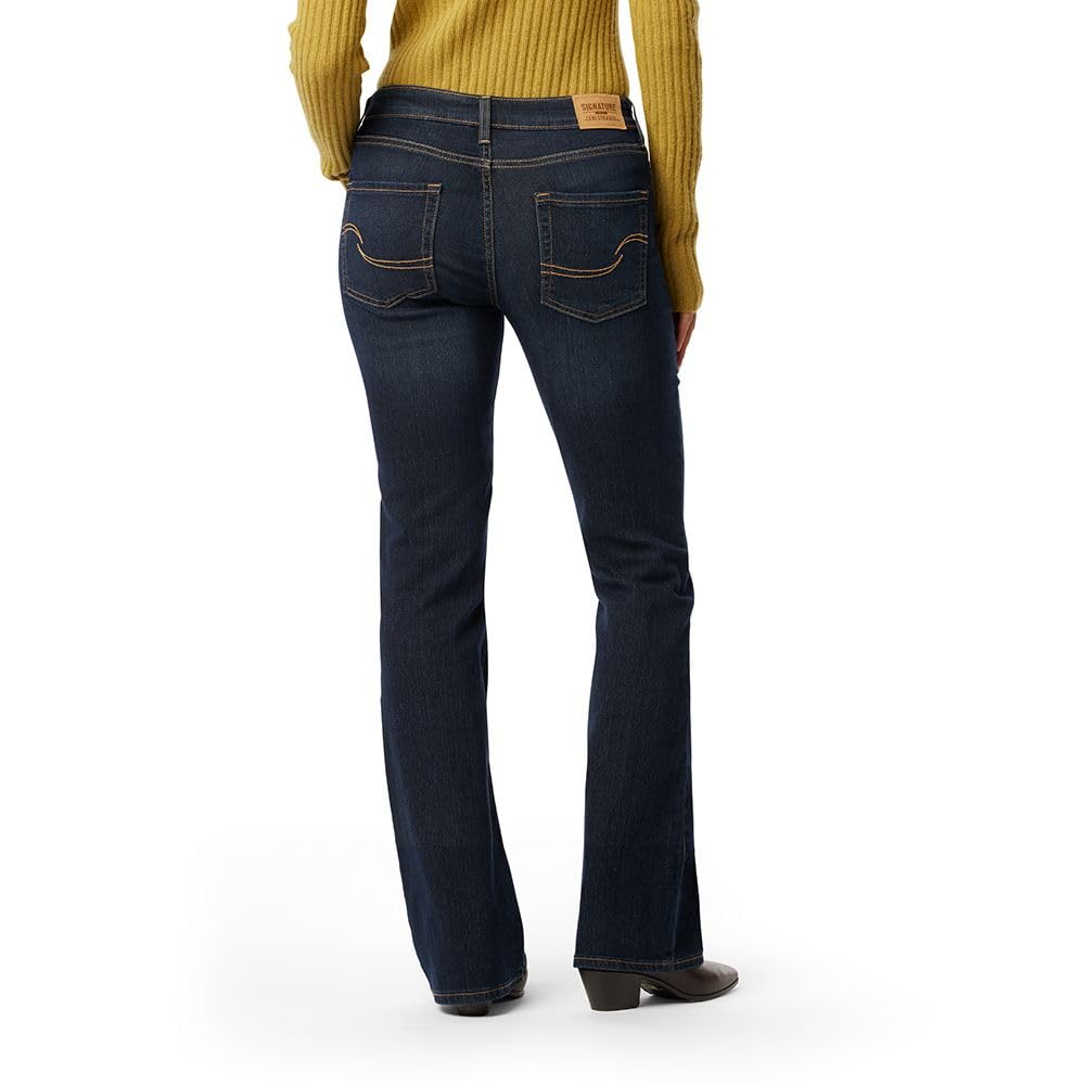 Levi's Signature Gold Women's Modern Bootcut Jeans - Plus Size Available | Comfortable Stretch Denim Pants for Casual Wear & Night Out