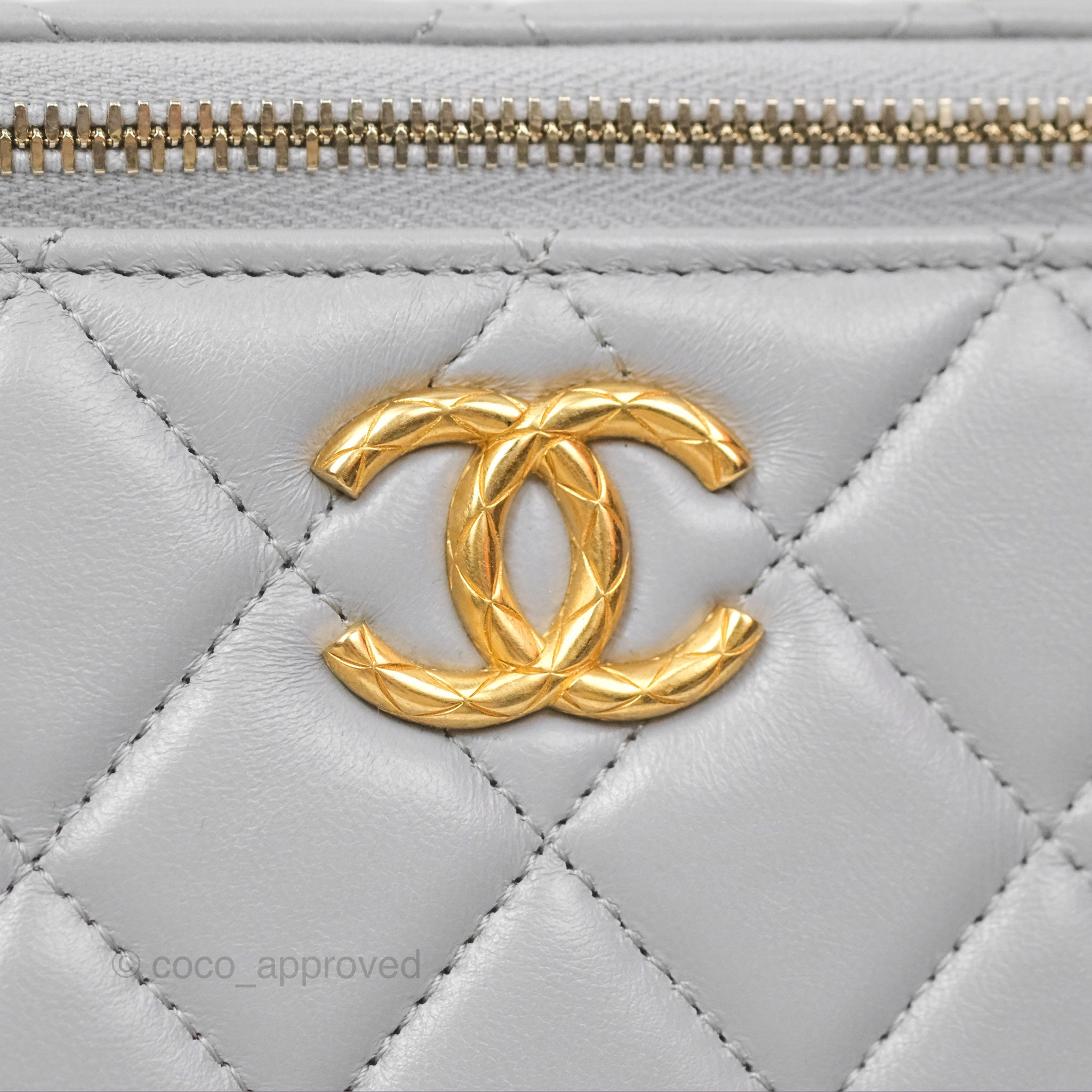 Chanel Adjustable Chain Grey Lambskin Vanity Bag with Aged Gold Hardware - Perfect for Evening Events & Luxury Fashion Accessories