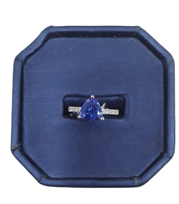18K White Gold Tanzanite Ring for Women - Genuine Tanzanite Gemstone Engagement & Wedding Band - Elegant Jewelry Gift for Anniversary, Valentine's Day & Special Occasions