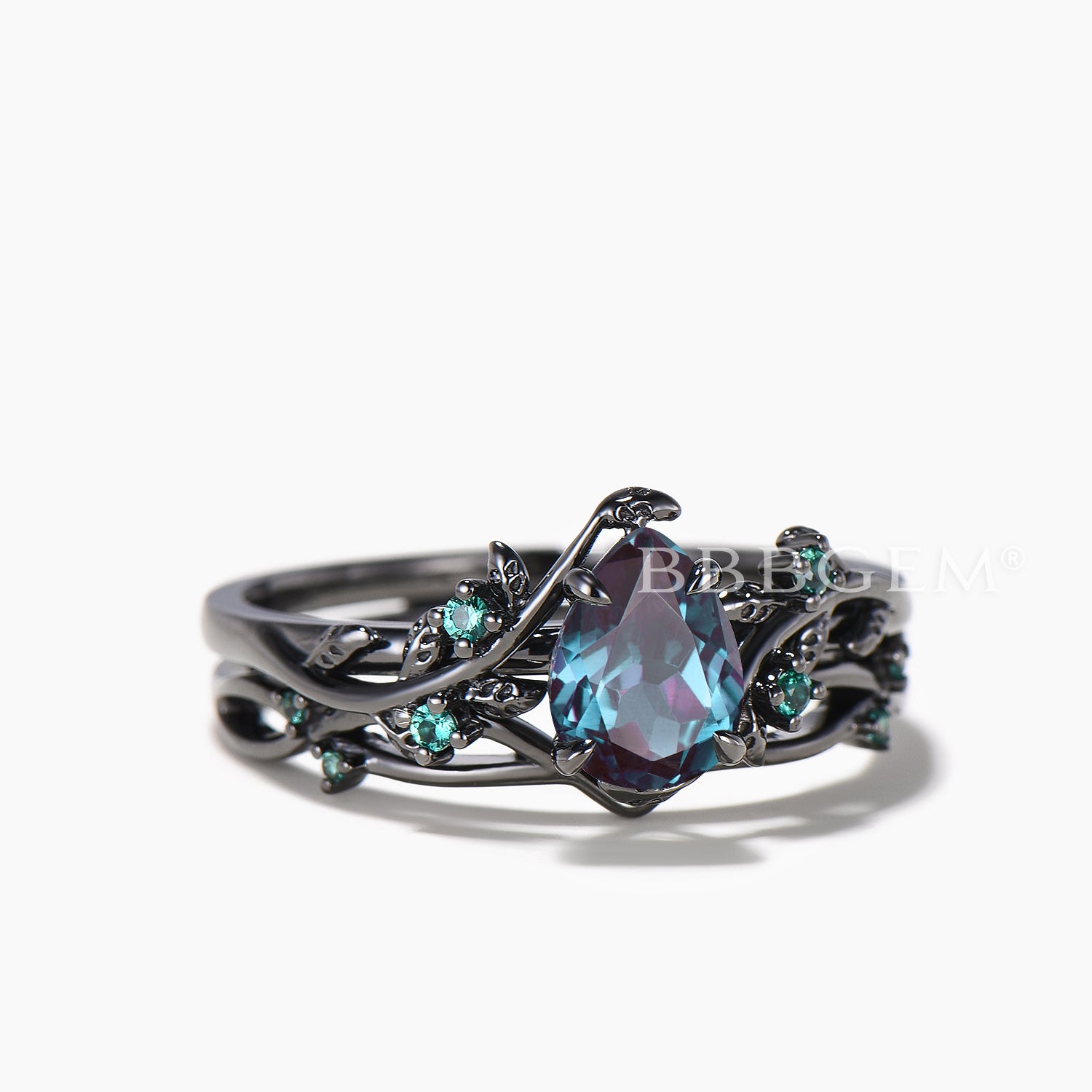 Teardrop Cut Color-Changing Alexandrite Leaf Ring with Emerald Accents in Black Gold Bridal Set – Perfect for Engagement, Wedding & Anniversary Gifts