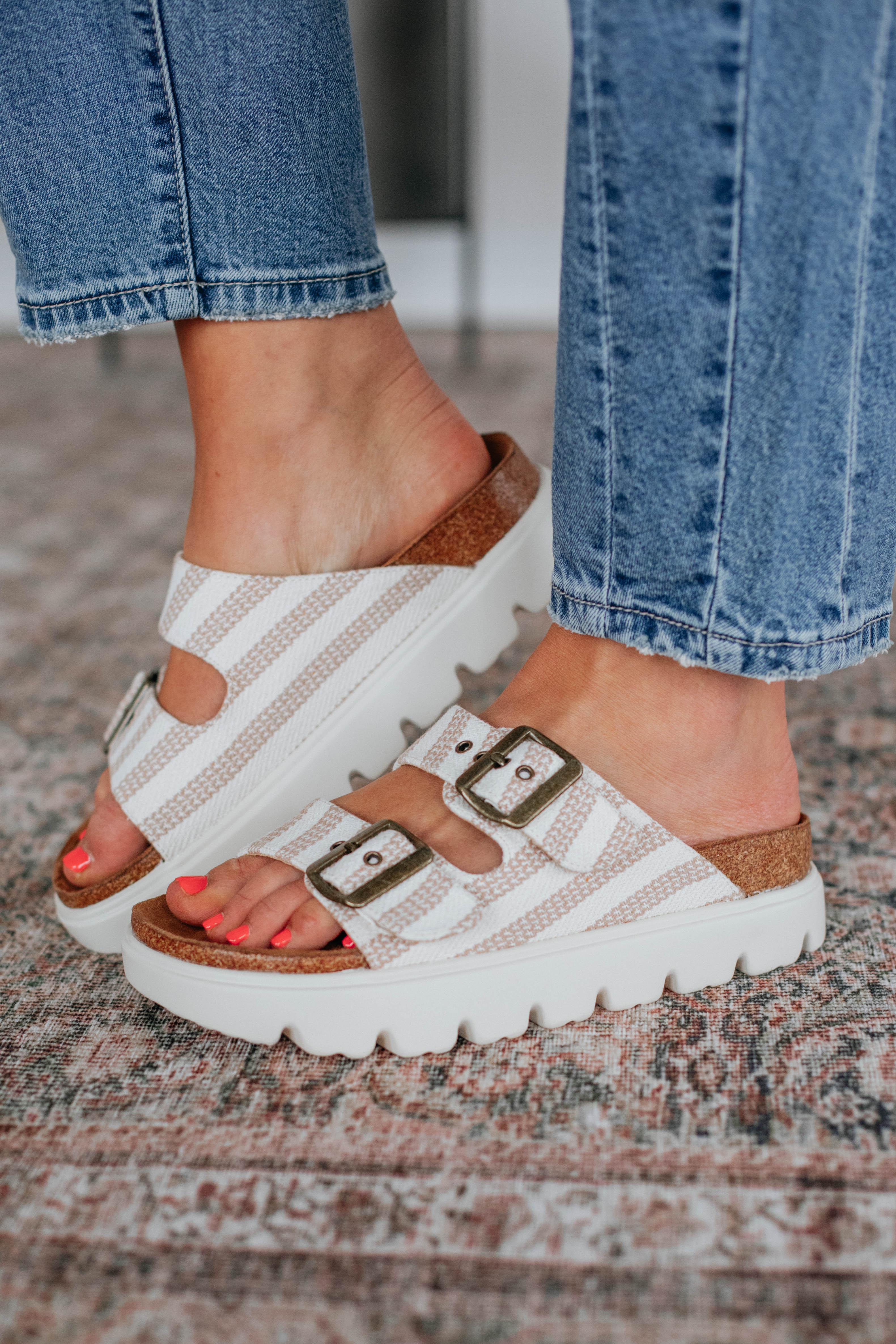 Envied Attitude Women's Comfortable Sandals in Cream - Perfect for Beach Vacations & Summer Outfits