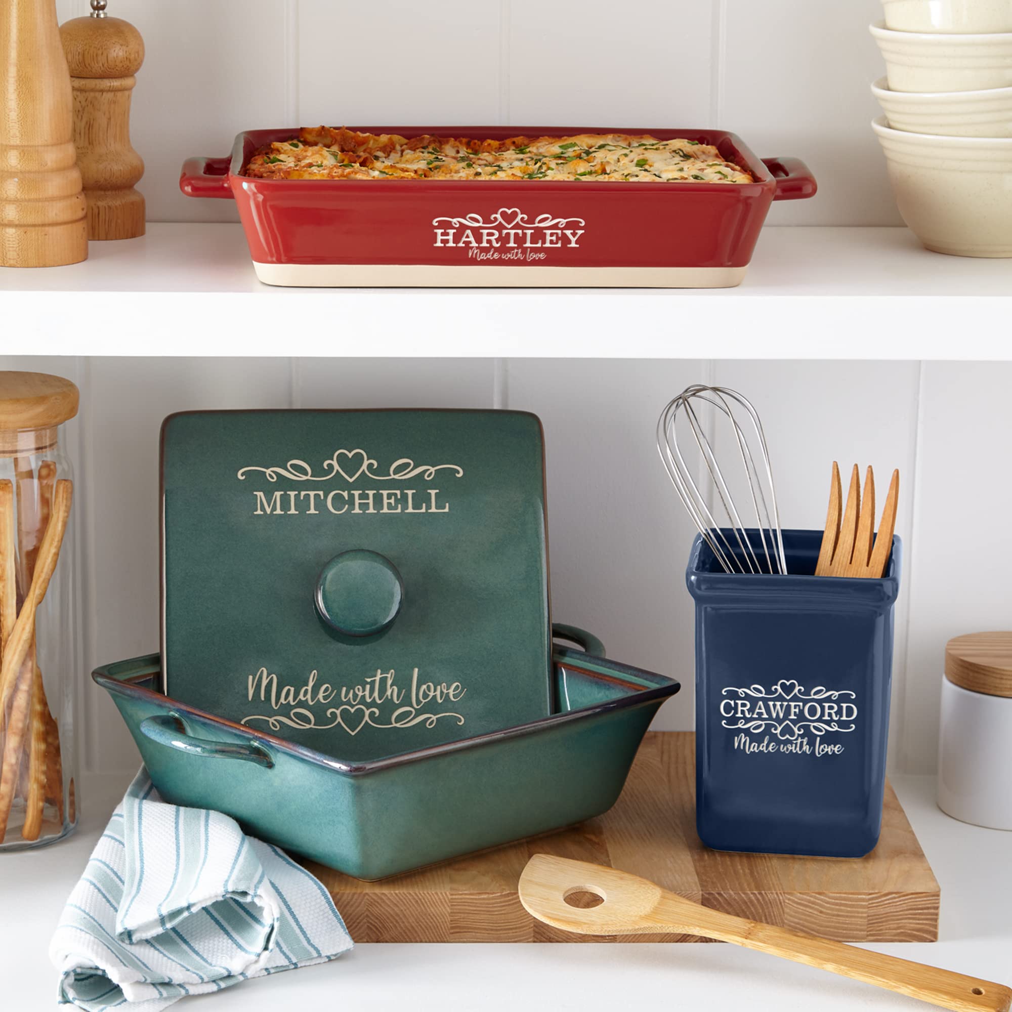 Personalized 'Made With Love' Stoneware Casserole Dish - Navy Blue Custom Cookware Gift for Women - Perfect for Family Dinners, Holiday Baking & Special Occasions