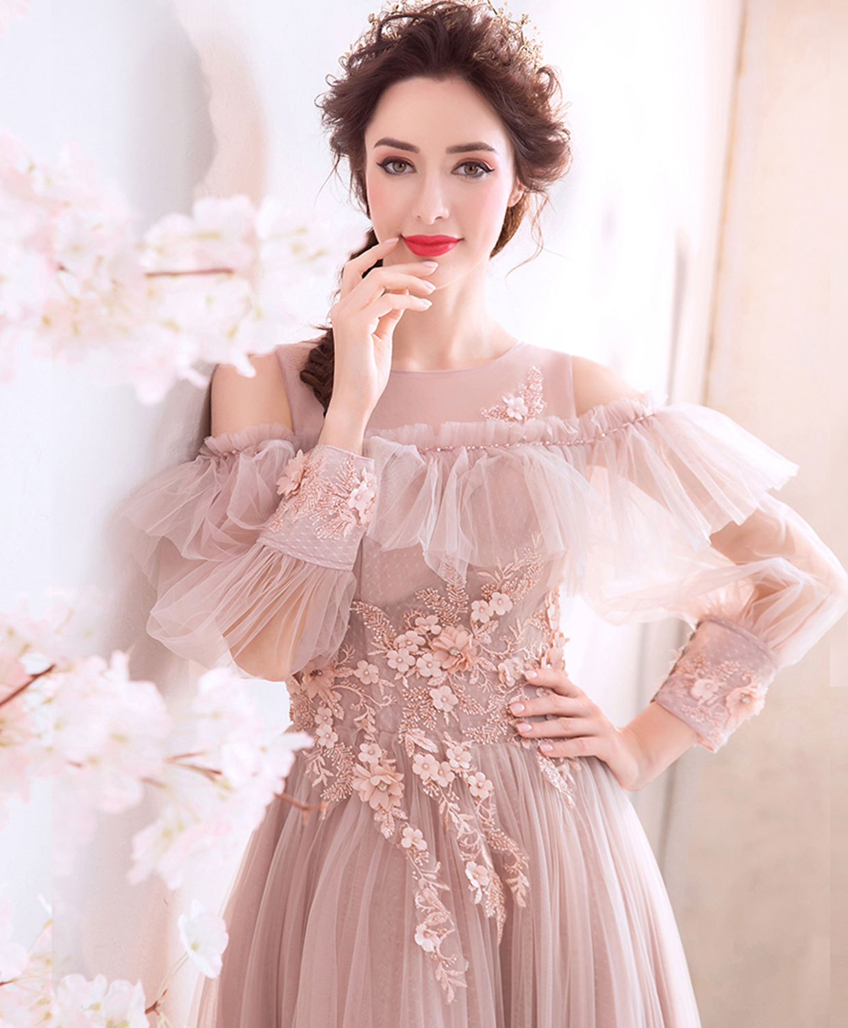 Elegant Champagne Tulle Long Prom Dress - A-Line Evening Gown with Flowy Skirt for Formal Dances, Galas & Special Occasions