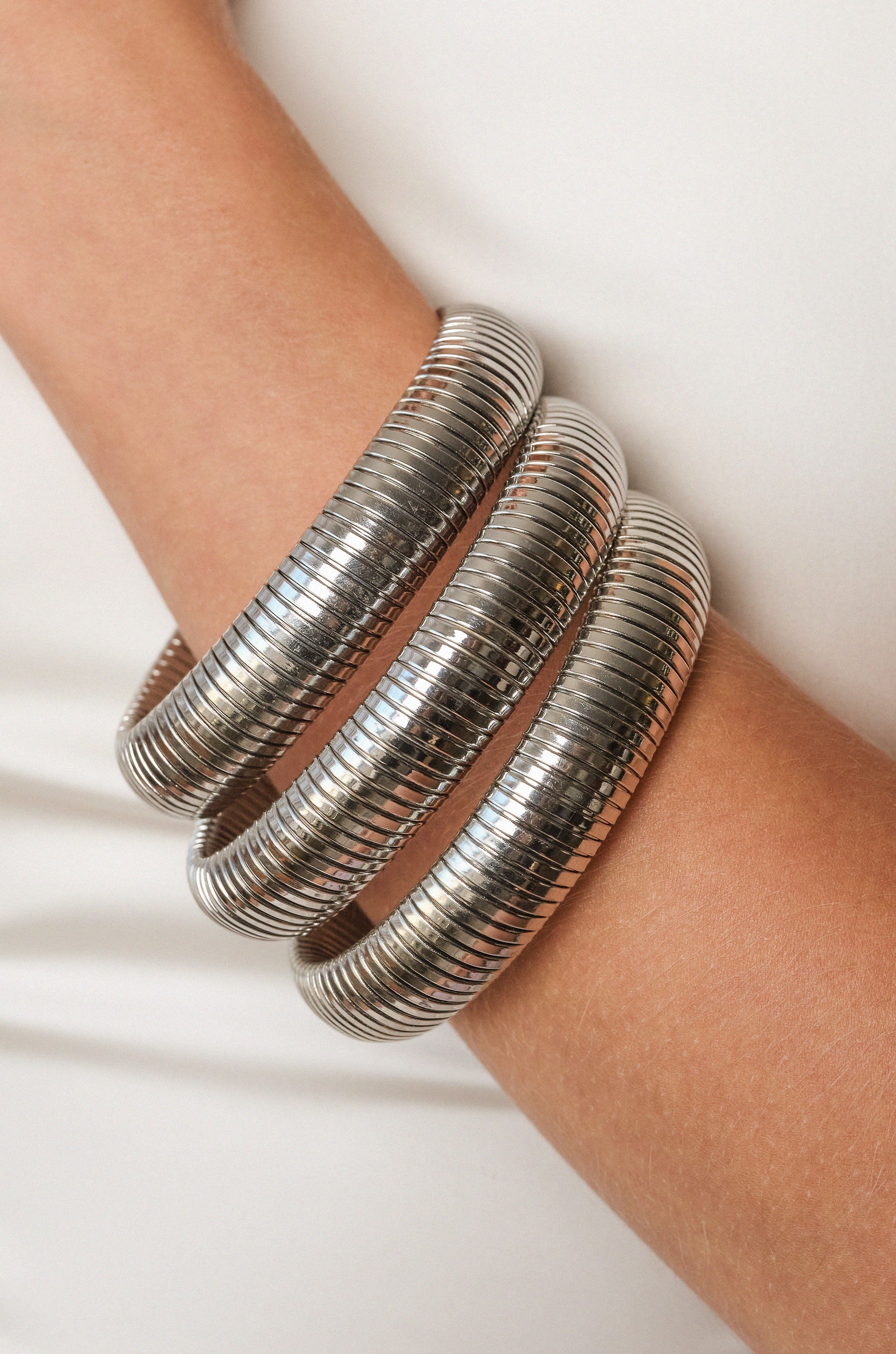 Flexible Snake Chain Stretch Bracelet Set for Women - Adjustable Stackable Boho Jewelry for Everyday Wear & Gift Giving