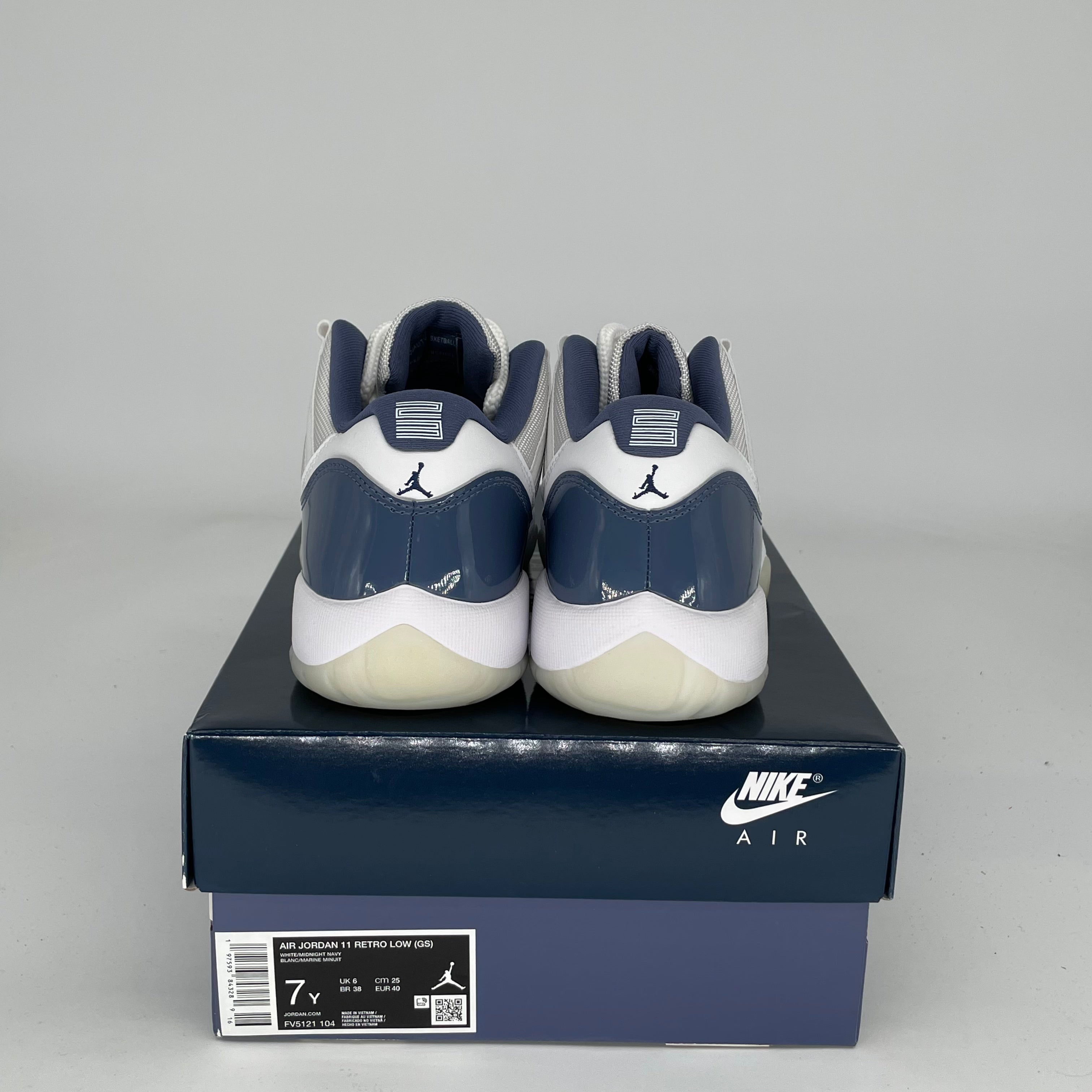 Air Jordan 11 Low Diffused Blue Men's Basketball Shoes Size 7Y - FV5121-104 | Retro Sneakers for Casual Wear & Sports Performance