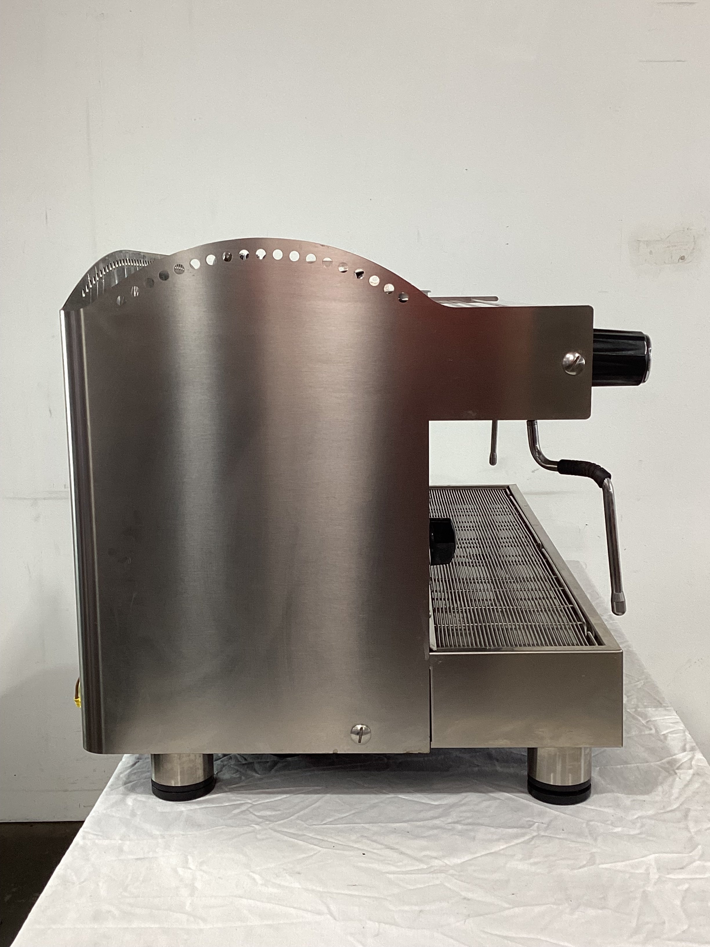 Bezzera BZB2016S3DE Commercial 3 Group Espresso Machine for Coffee Shops & Restaurants - Professional Barista Grade Coffee Maker for High Volume Brewing