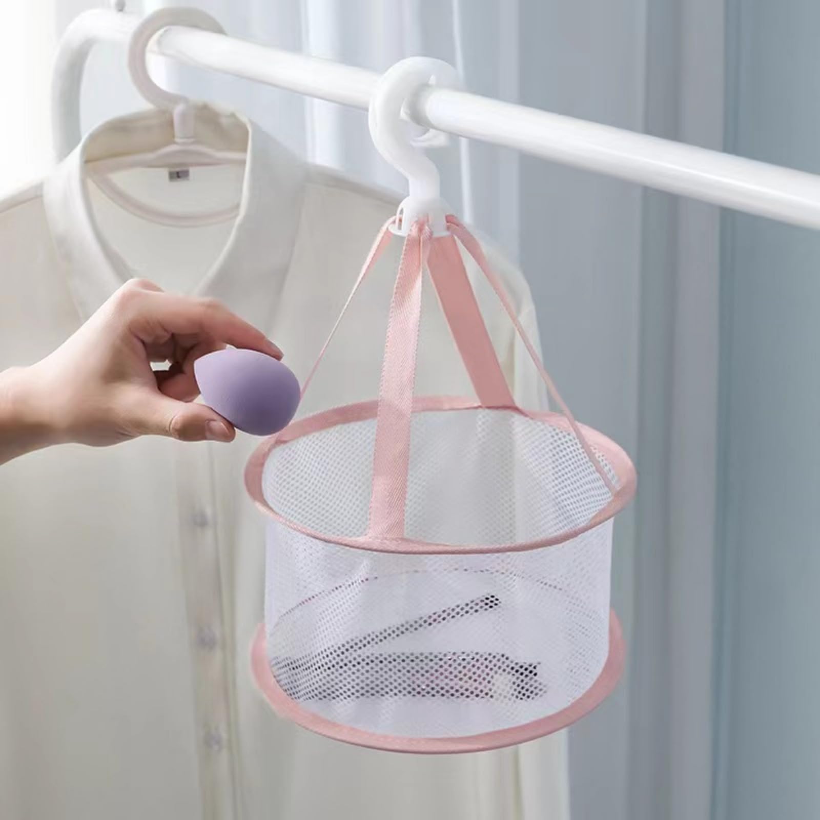 **Mini Mesh Shower Dry Basket with Lid - Hanging Bathroom Organizer for Makeup Brushes, Beauty Sponges & Laundry - Windproof Drying Net for Blenders, Sponges & Accessories - Perfect for Small Bathrooms & Travel**