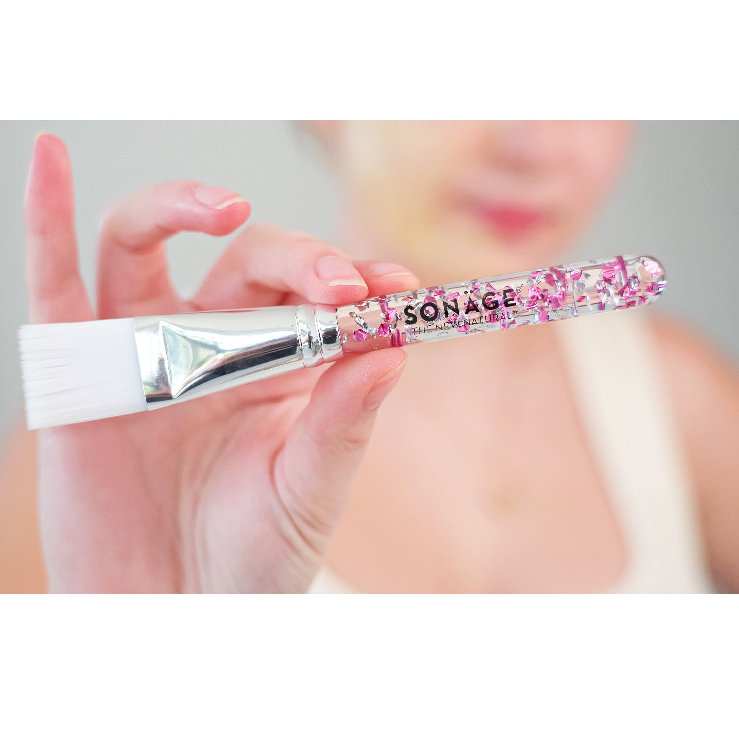 Vegan Glitter Makeup Brush for Face Mask & Foundation - Soft Synthetic Bristles for Flawless Application - Perfect for Halloween, Cosplay & Everyday Makeup
