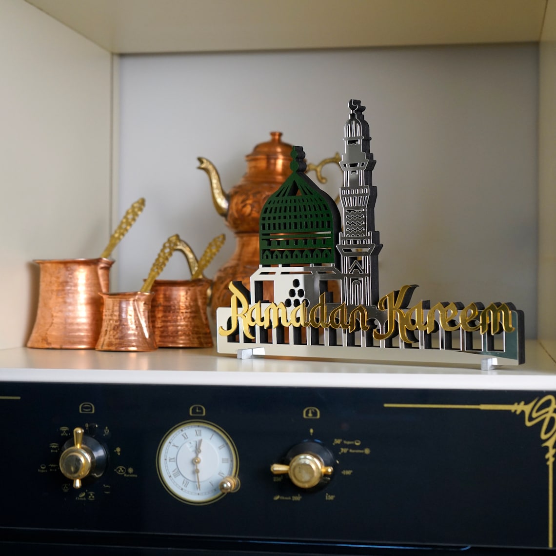Ramadan Kareem Masjid An Nabawi Wooden Islamic Gift - Handcrafted Mosque Table Decor for Ramadan & Eid - Perfect for Home, Office & Islamic Center Decorations