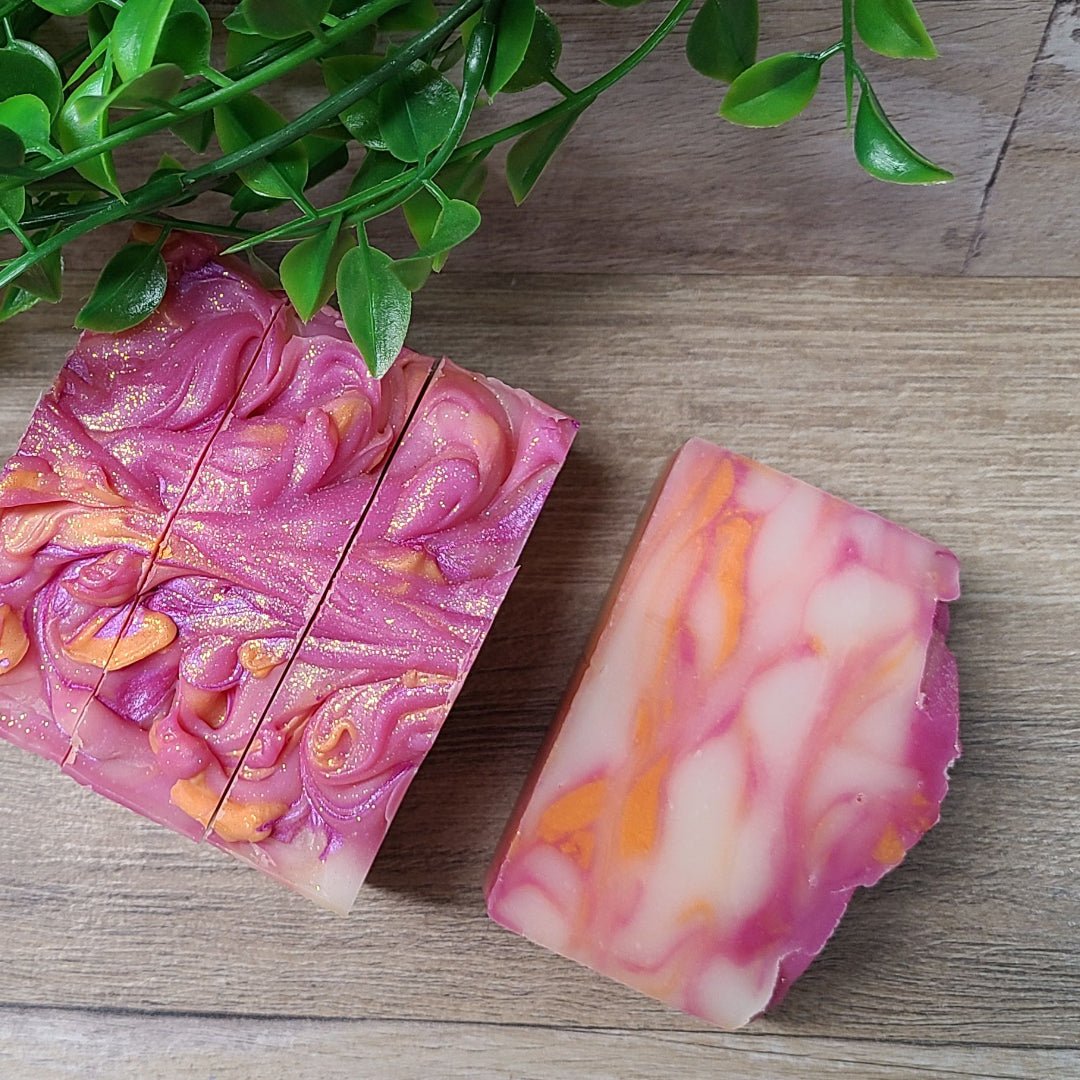 Organic Handmade Soap Bar - Natural Ingredients for Sensitive Skin - Lavender & Shea Butter - Perfect for Daily Cleansing, Gift Sets & Spa Days