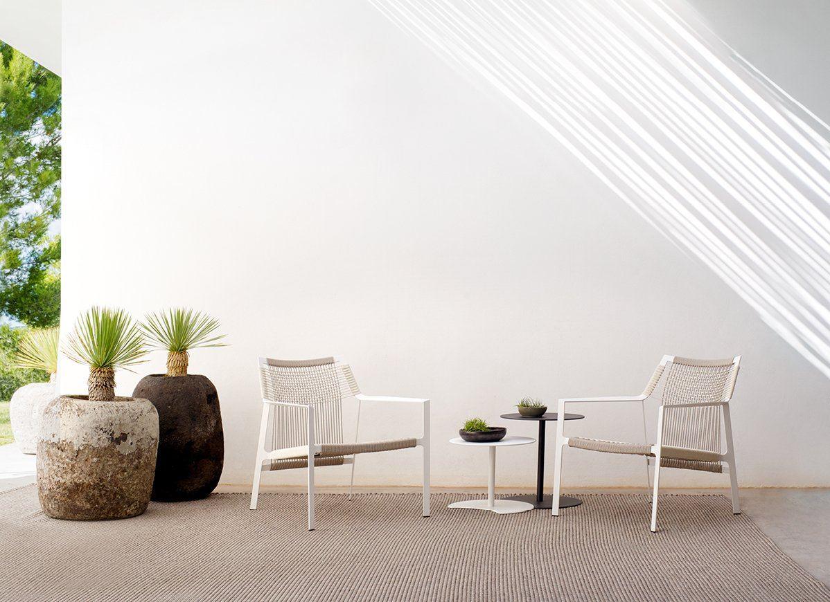 White Drop Side Table - Modern End Table for Living Room, Bedroom, or Office - Perfect for Small Spaces & Home Decor