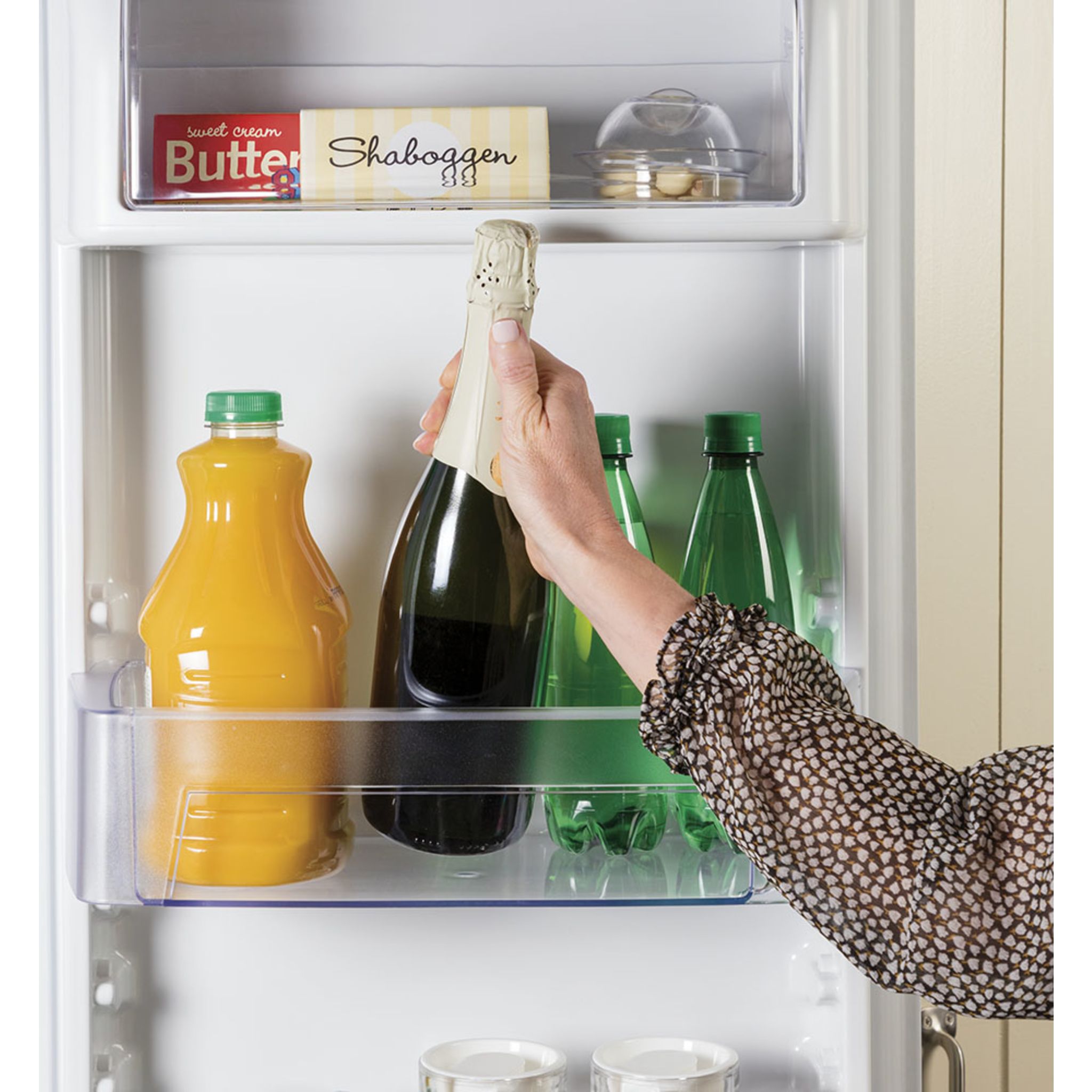 GE 25.1 Cu. Ft. Side By Side Refrigerator in Stainless Steel - GSS25IYNFS | Energy Efficient French Door Fridge with Spacious Interior for Modern Kitchen & Family Use