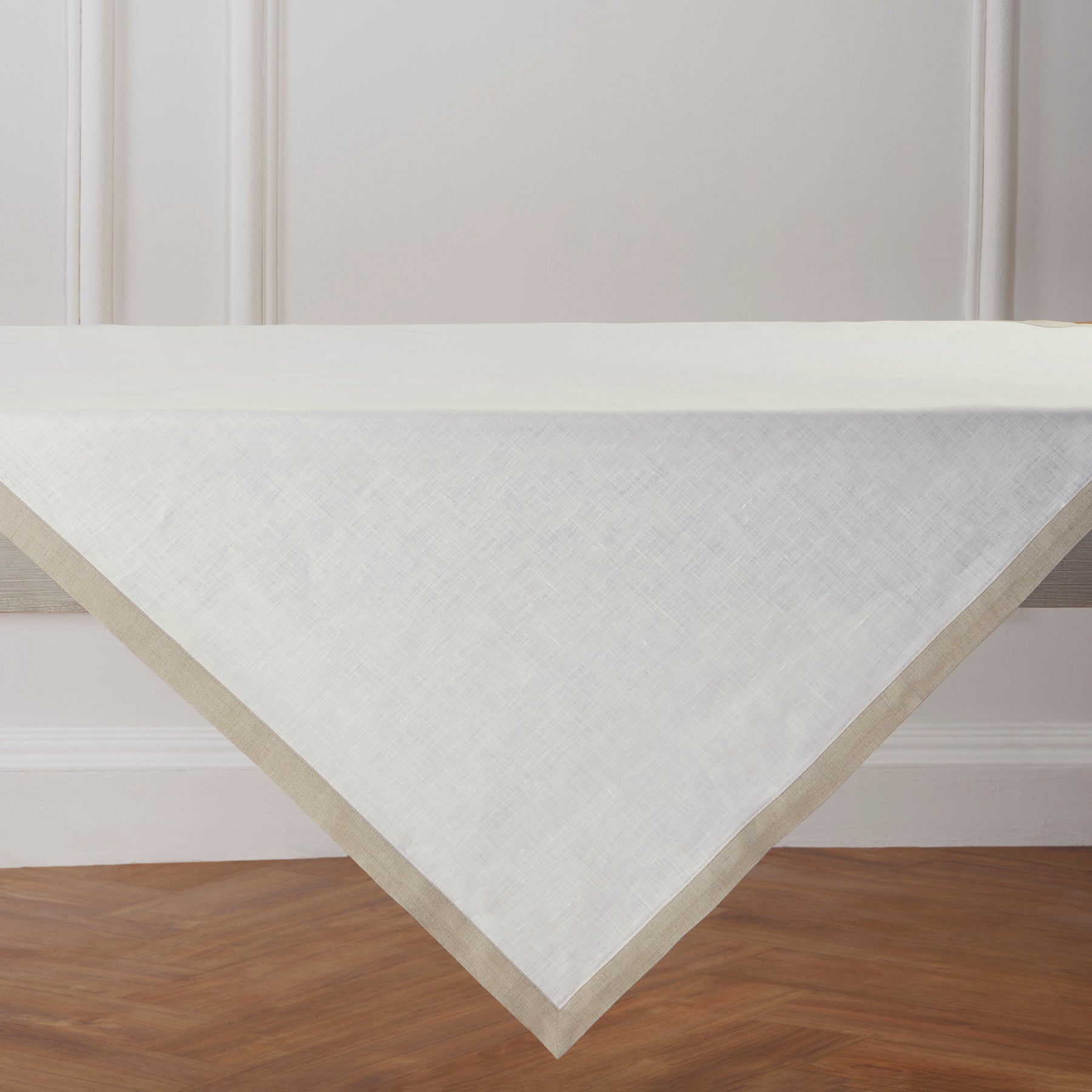 Classic Table Throw - Elegant and Durable Table Cover for Dining, Parties, and Home Decor | Perfect for Weddings, Holidays, and Everyday Use