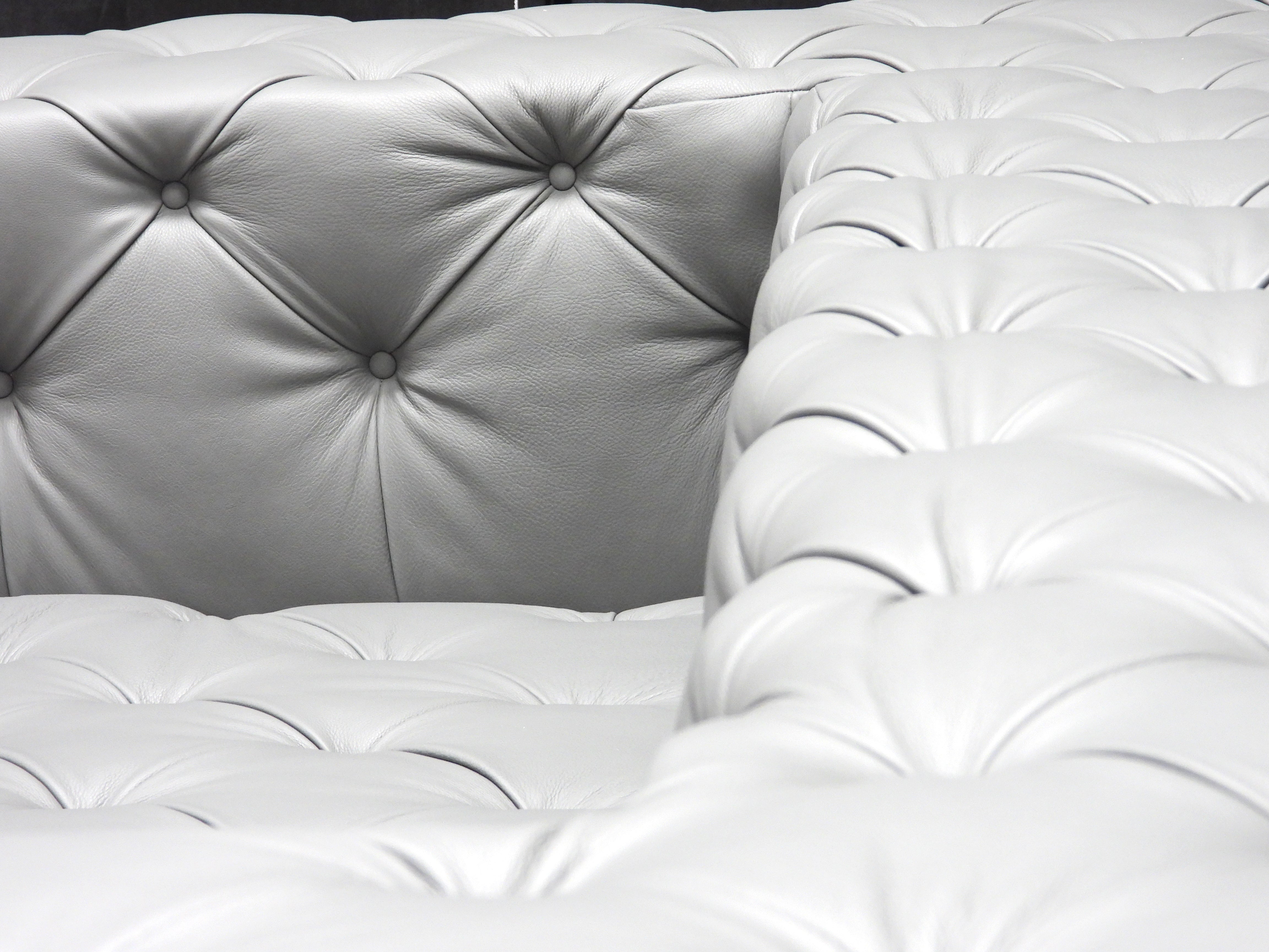 Luxury Royal Elegante Genuine Leather Sofa - Modern Comfort for Living Room, Lounge & Home Theater Seating