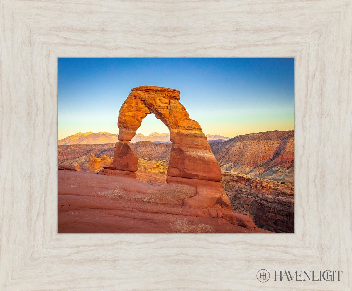 Delicate Arch Utah - Stunning Natural Sandstone Formation for Hiking & Photography | Perfect for Outdoor Adventures & Travel Souvenirs