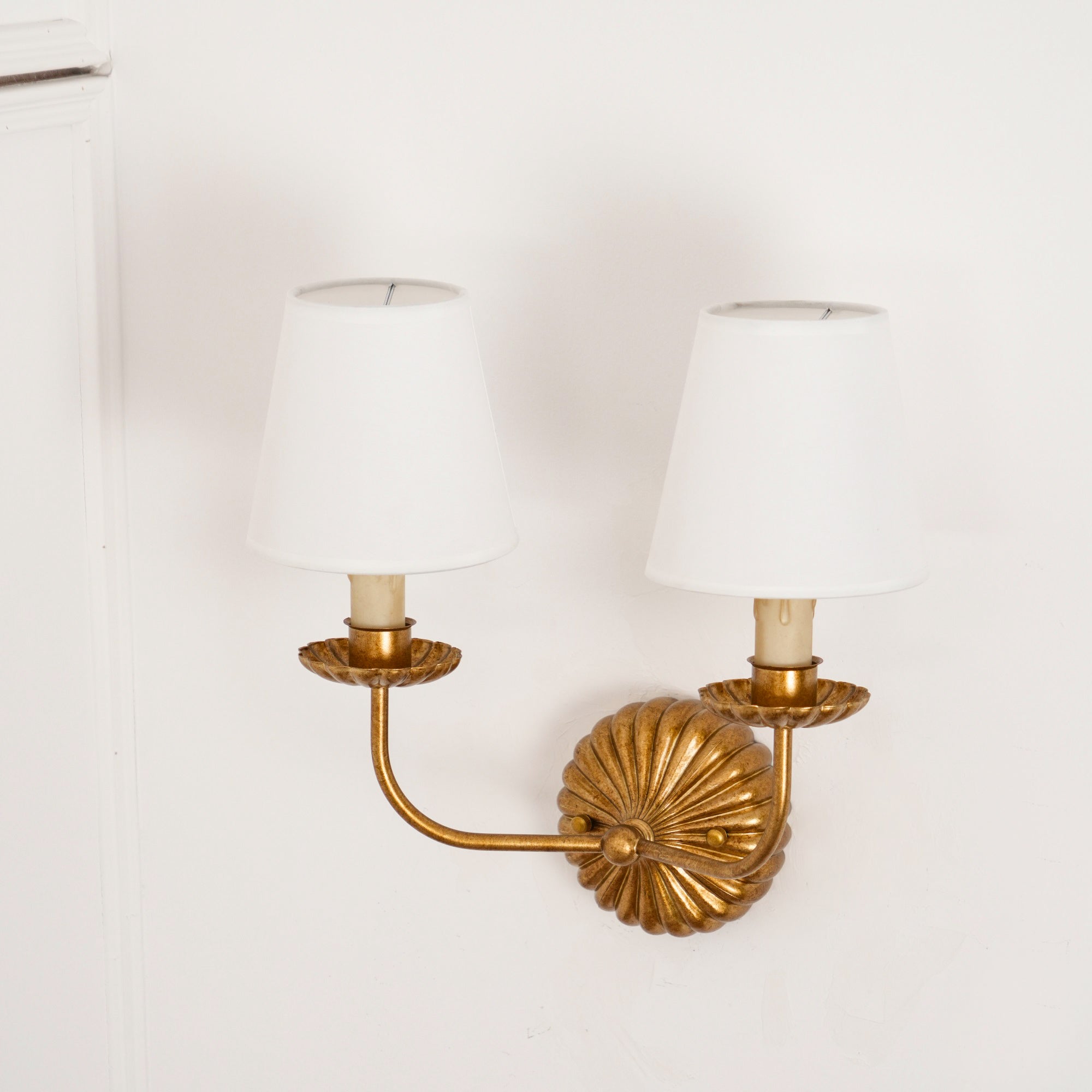Carson Modern Wall Lamp - Sleek LED Sconce Light Fixture for Bedroom, Living Room & Hallway | Energy Efficient Indoor Lighting for Home Decor