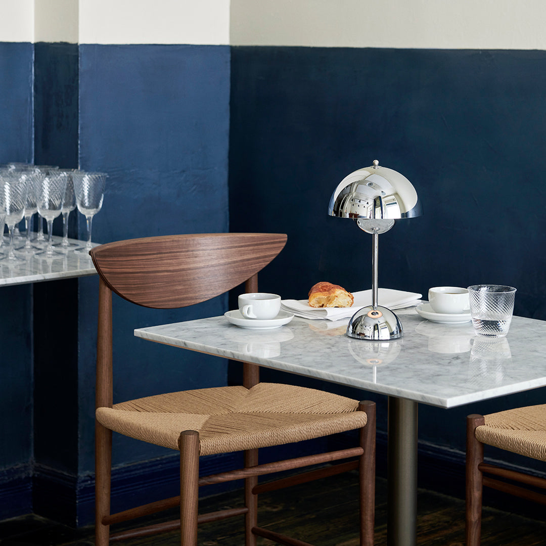 SK16 Adjustable Height Dining Table with Center Base - Perfect for Small Spaces, Apartments, and Modern Kitchens