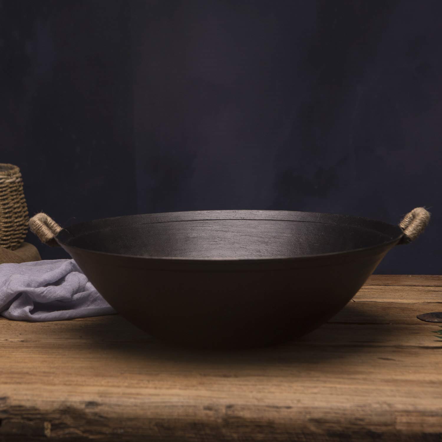 ZhenSanHuan Handmade Cast Iron Wok - 12.6 Inch (32CM) Flat Bottom, Induction Compatible, No Coating or Paint, Healthy Cooking - Perfect for Stir-Frying, Deep Frying & Asian Cuisine