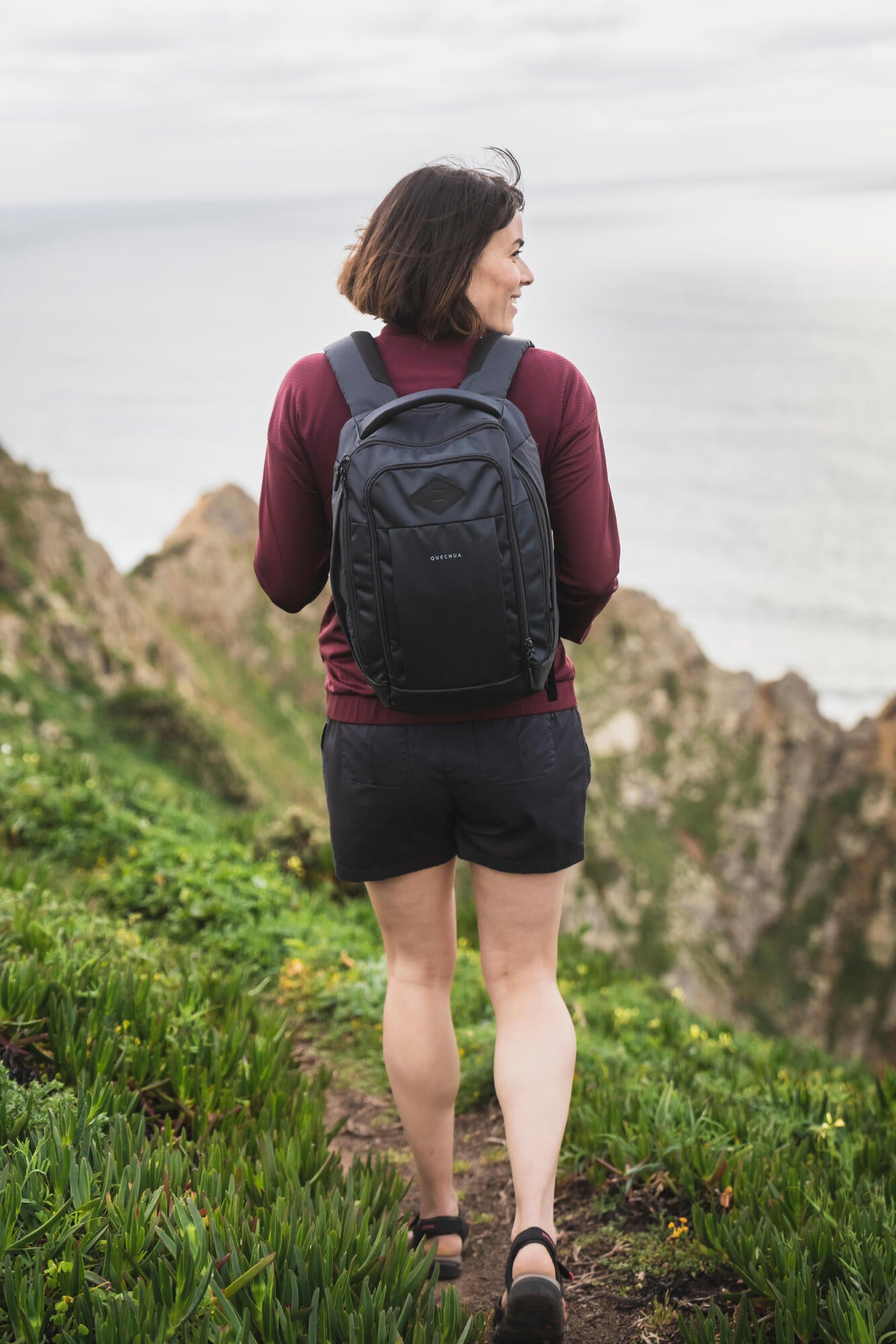Quechua NH Escape 500 16L Lightweight Hiking Backpack - Perfect for Day Hikes, Camping & Outdoor Adventures
