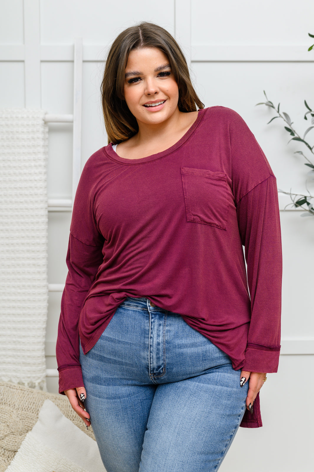Stylish Burgundy Long Sleeve Knit Top with Pocket - Perfect for Fall Layering & Casual Outfits