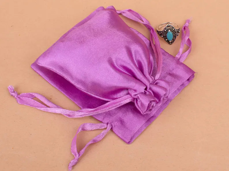 100 Luxury Lavender Satin Gift Pouches for Jewelry, Wedding Favors & Party Decor - Elegant Organza Drawstring Bags for Bridesmaid Gifts, Baby Showers & Special Occasions