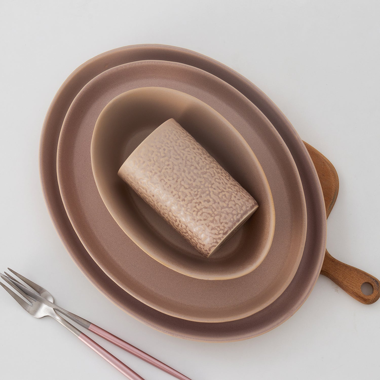 Katachi Stoneware Dinnerware Set - Elegant Nude Color Ceramic Plates & Bowls for Modern Dining | Perfect for Everyday Use, Dinner Parties & Home Decor