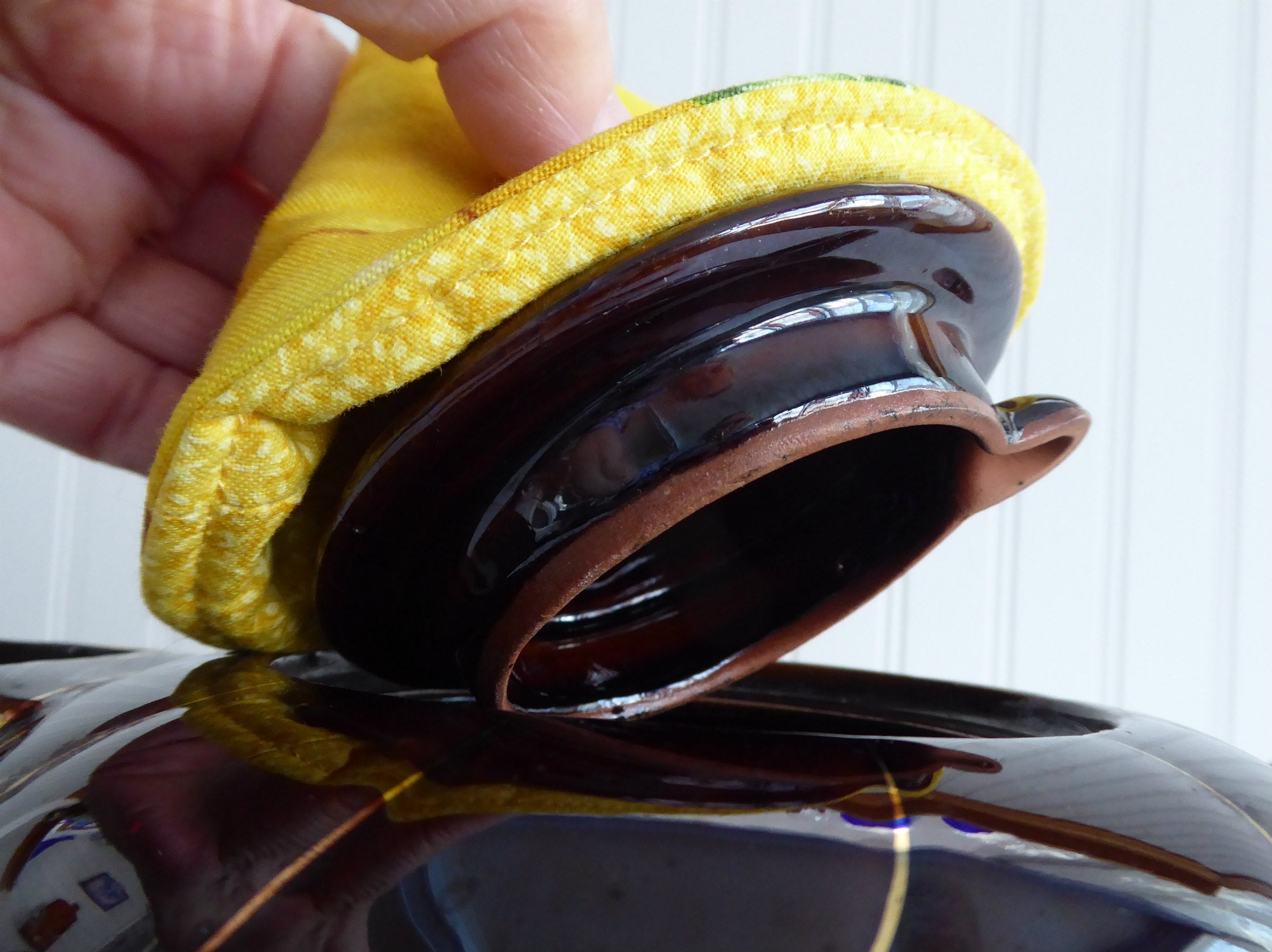 Padded Lid Knob Holder for Teapots - Yellow Ditzy Floral Design Inside - Perfect for Tea Lovers & Kitchen Decor