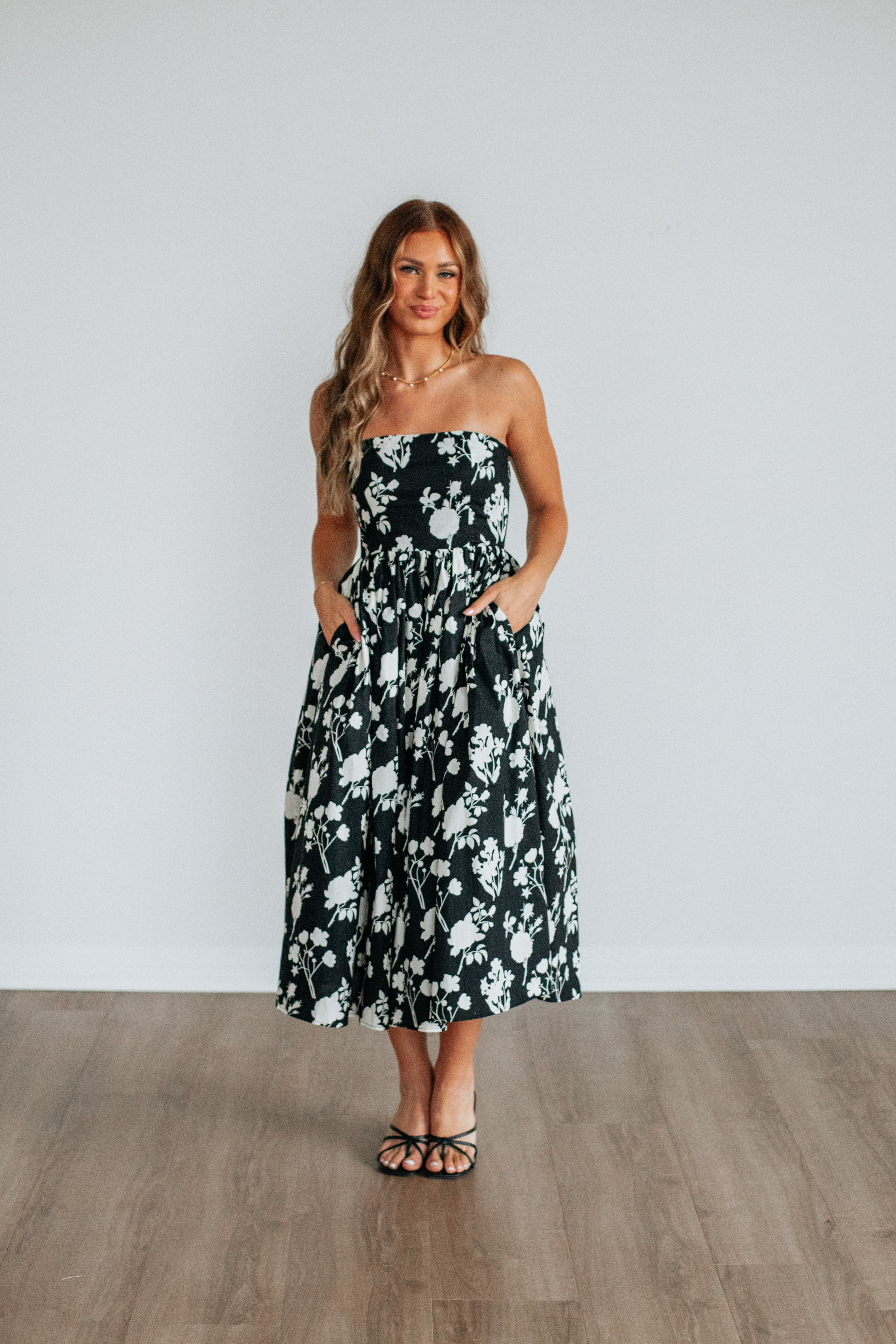 Ines Floral Dress for Women - Elegant Summer Flowy Maxi Dress with V-Neck & Floral Print - Perfect for Beach, Vacation, and Casual Outings