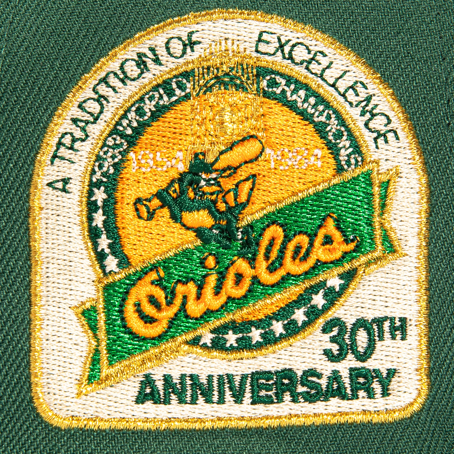 New Era 59Fifty Baltimore Orioles 30th Anniversary Champions Patch Alternate Baseball Cap - Green & Metallic Gold | MLB Officially Licensed, Adjustable Snapback Hat for Fans & Collectors | Perfect for Games, Tailgating & Sports Memorabilia Display