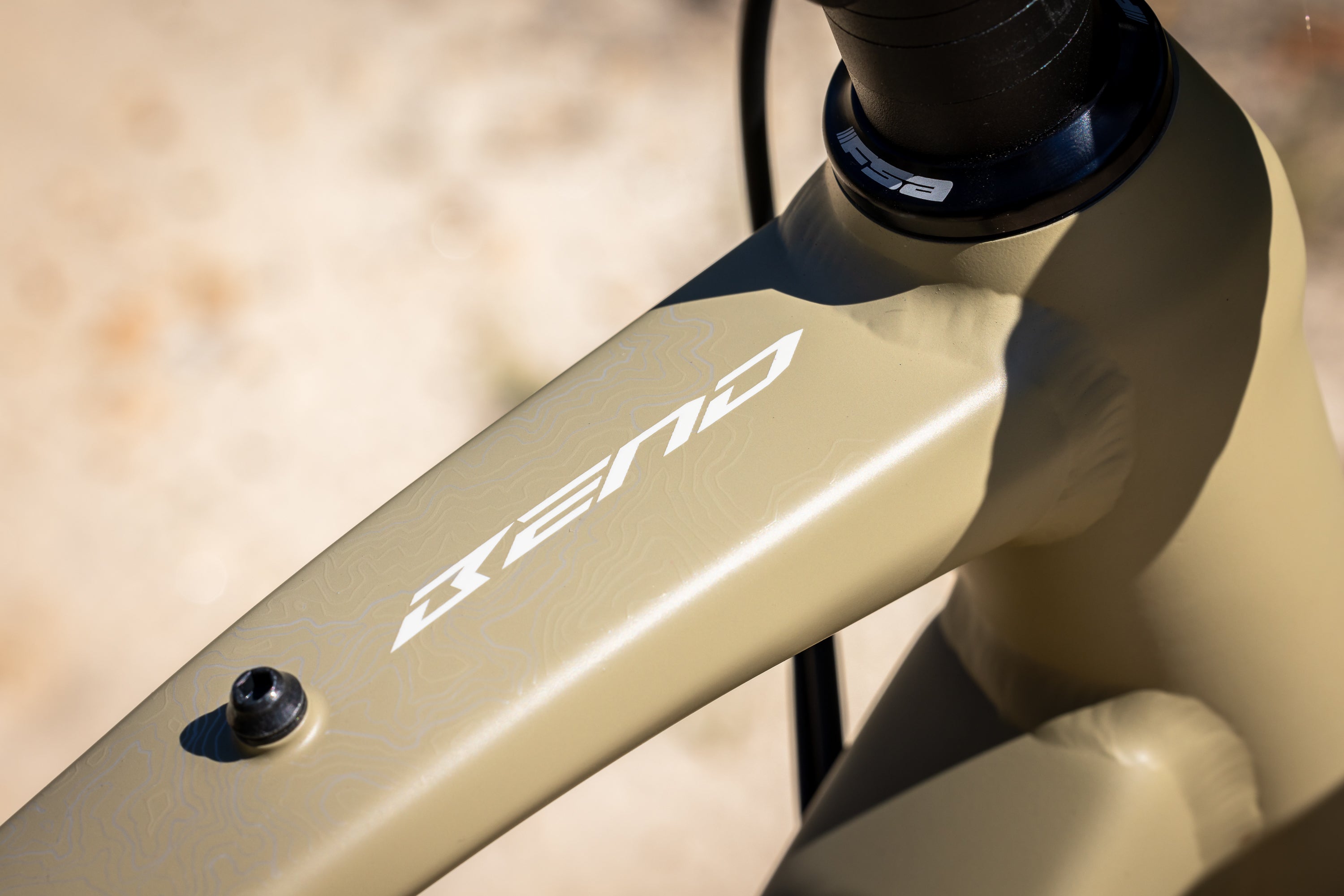 Polygon Bend R6 Gravel Bike - Lightweight Aluminum Frame, Shimano Drivetrain for Off-Road & Adventure Cycling | Perfect for Trail Riding, Commuting & Long-Distance Tours