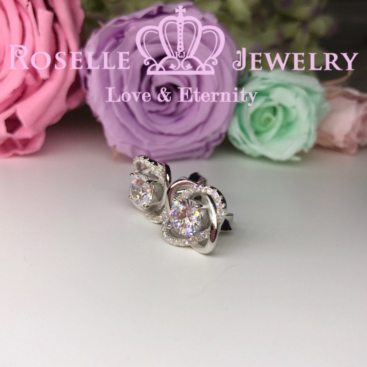 Floral Stud Earrings for Women - Dainty Flower Earrings for Daily Wear, Gift Giving & Special Occasions | Hypoallergenic & Lightweight