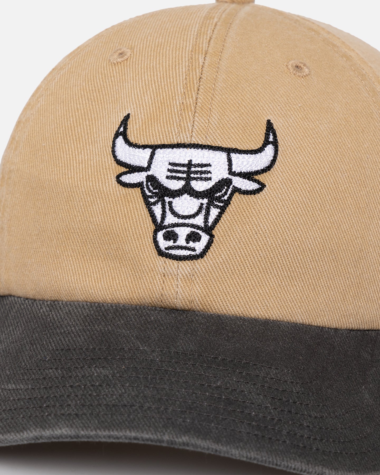47 Brand Chicago Bulls Strapback Hat - Adjustable Khaki Cap for Men & Women - Perfect for Basketball Games, Casual Wear & Sports Fans