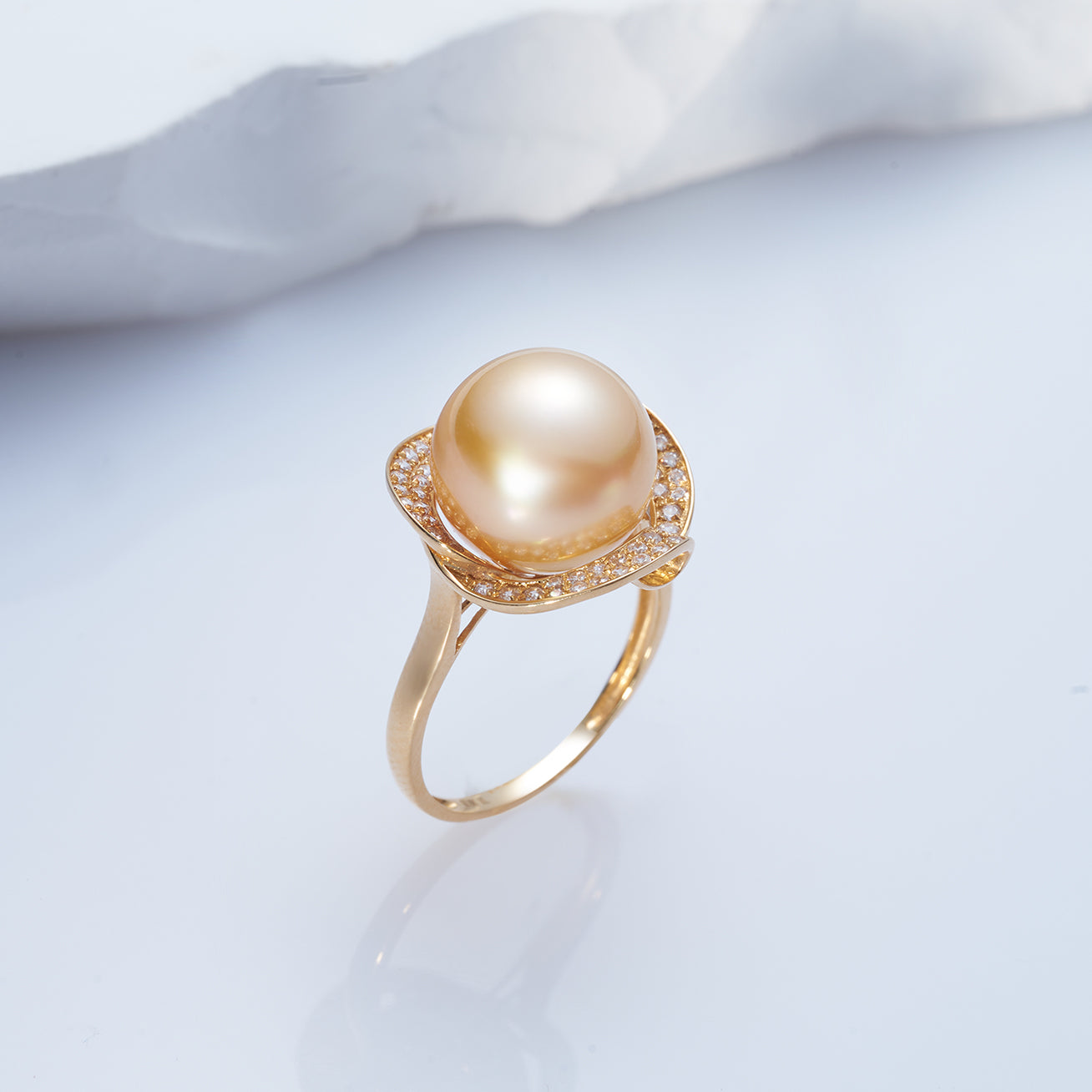 18K Solid Gold South Sea Golden Pearl Ring KR00091 - Elegant Jewelry for Women, Luxury Gift for Wedding, Anniversary & Special Occasions