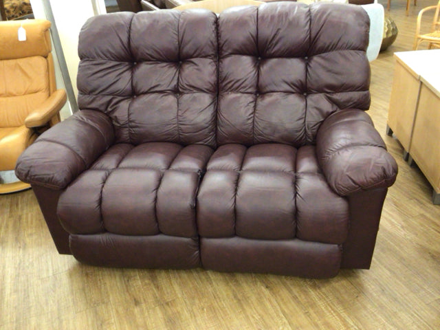 La-Z-Boy Burgundy Manual Reclining Loveseat - Comfortable 2-Seater Recliner for Living Room, Home Theater & Relaxation