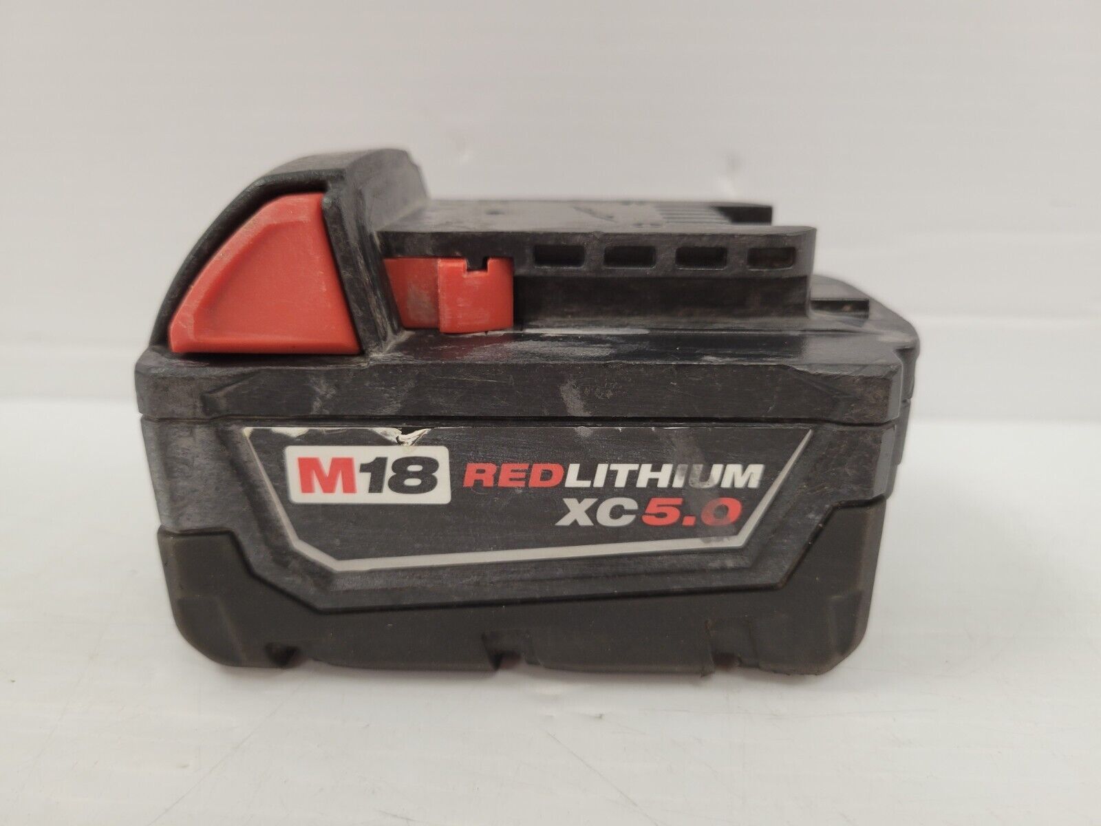Milwaukee 48-11-1850 18V 5.0Ah Lithium-Ion Battery Pack for Power Tools - Compatible with Milwaukee M18 Cordless Drills, Saws & More - Perfect for Construction, DIY Projects & Professional Use