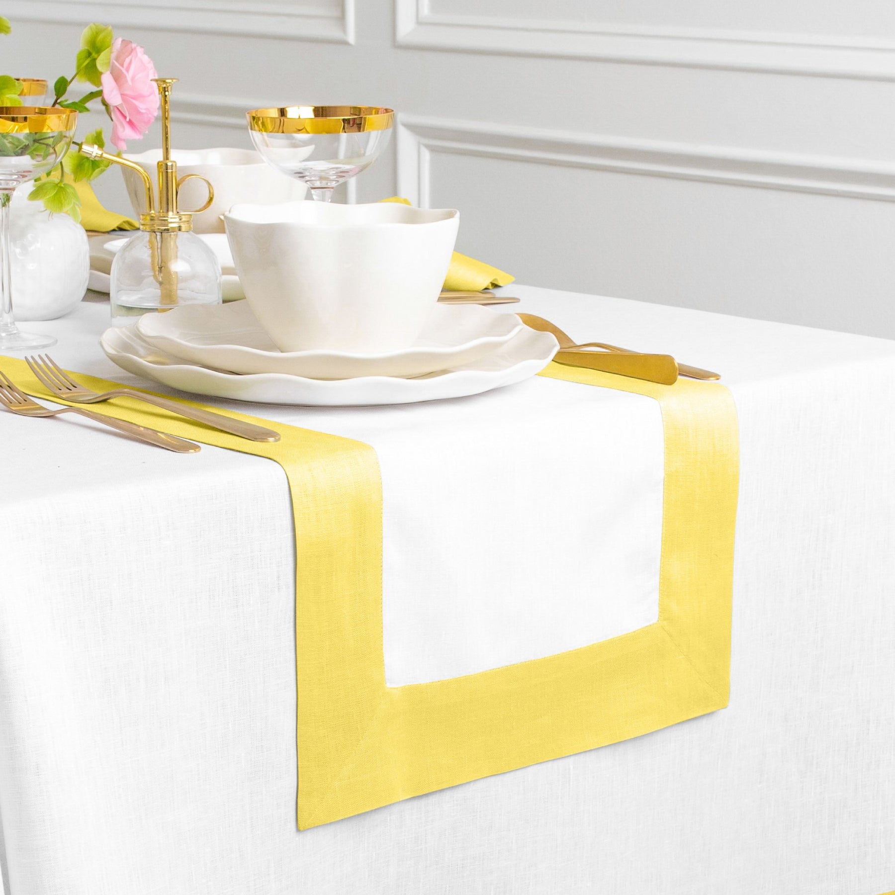 Elegant Contempo Table Runner - Premium Dining Decor for Weddings, Holidays & Everyday Use