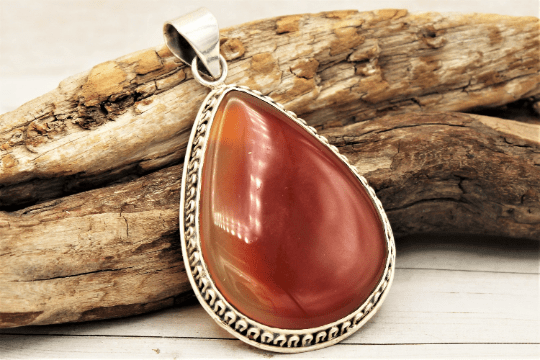 Natural Carnelian Gemstone Pendant Necklace for Women - Healing Crystal Jewelry for Energy & Confidence - Perfect for Meditation, Yoga & Everyday Wear