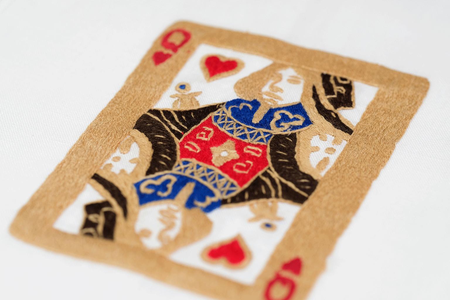 Queen of Hearts Tissue Box Cover - Elegant Decorative Home Accessory for Living Room, Bedroom & Bathroom | Perfect Gift Idea for Housewarming & Holidays